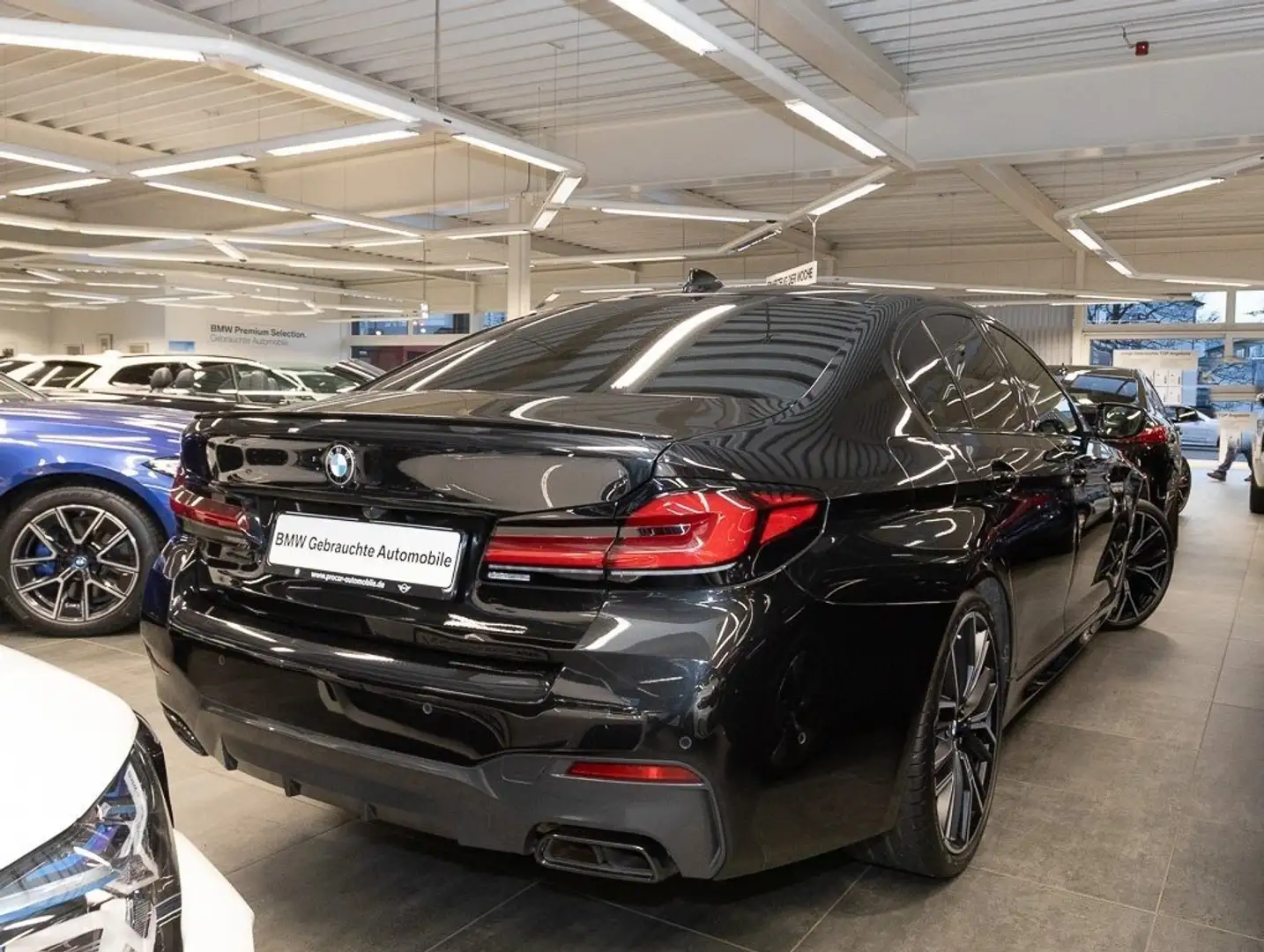 BMW 550 M550i xDrive A Gestiksteuerung Head-Up HK HiFi Schwarz - 2