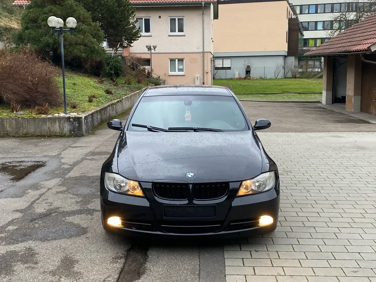 BMW 330 330d Schwarz - 1