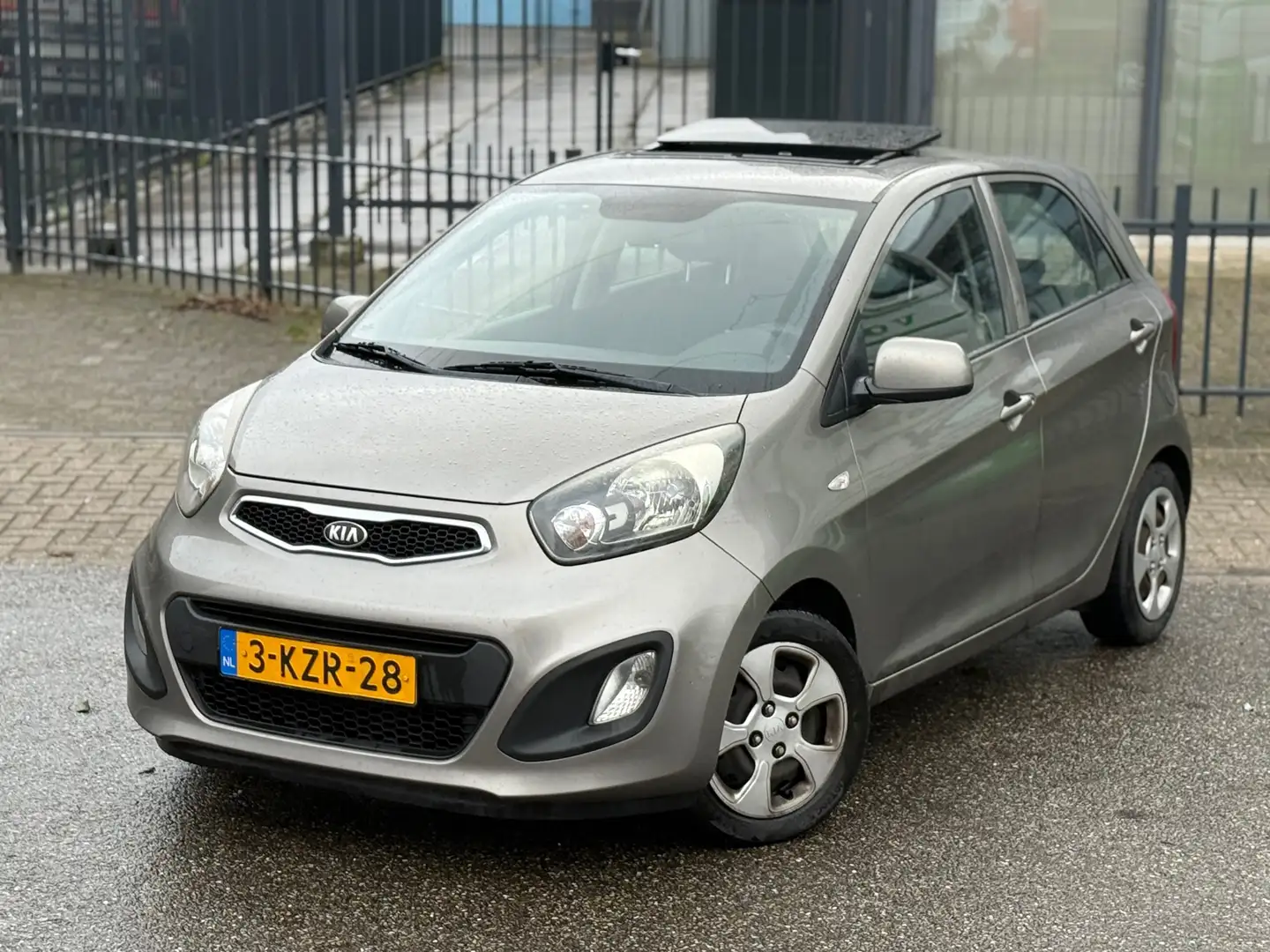 Kia Picanto 1.0 CVVT | Pano | APK Grau - 1