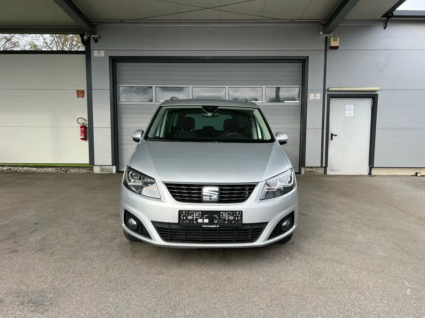 SEAT Alhambra Executive 2,0 TDI BI-XENON/NAVI/ASSISTENTEN/KAMERA Silber - 1