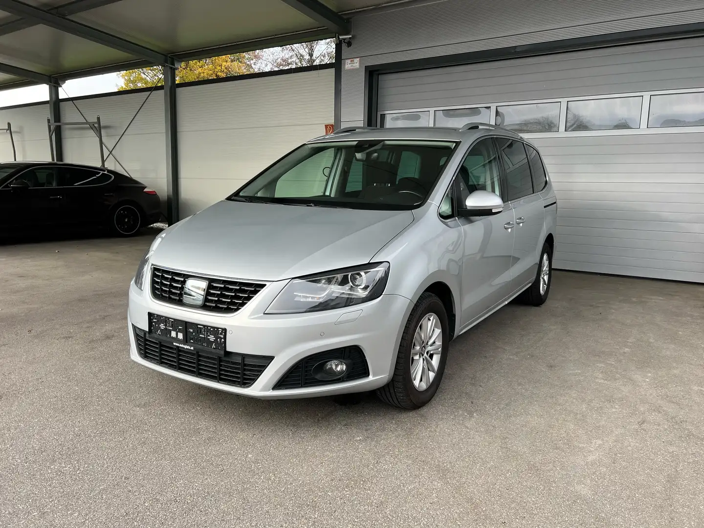 SEAT Alhambra Executive 2,0 TDI BI-XENON/NAVI/ASSISTENTEN/KAMERA Silber - 2
