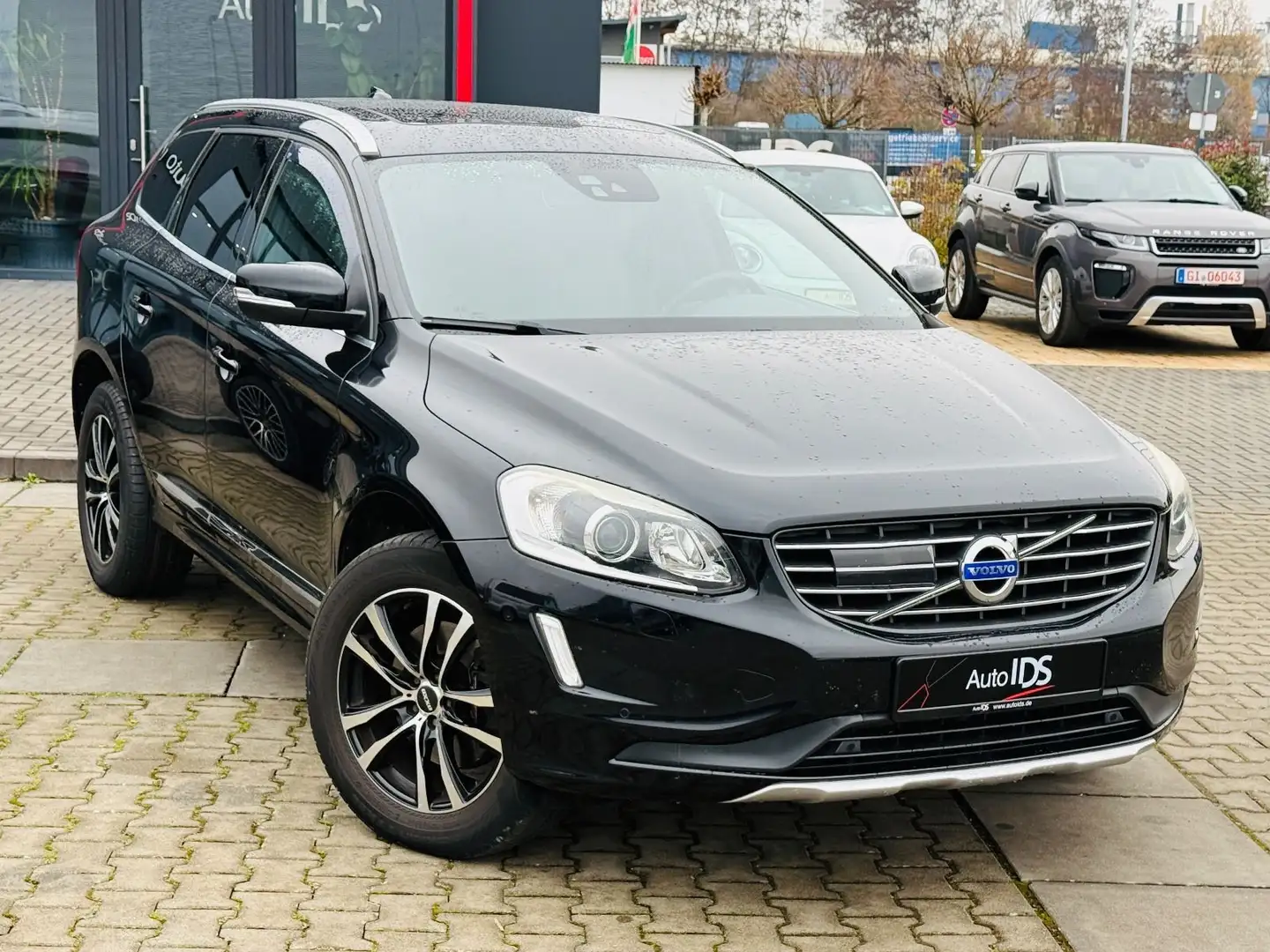 Volvo XC60 Summum D5 AWD/PANO/NAVI/KAM/SHZ Schwarz - 2
