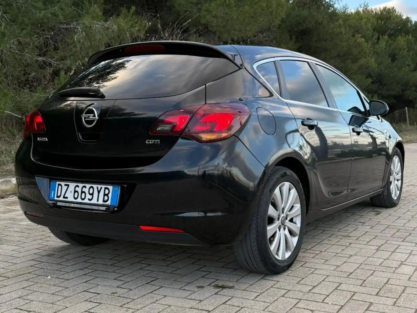 Opel Astra Nero - 2