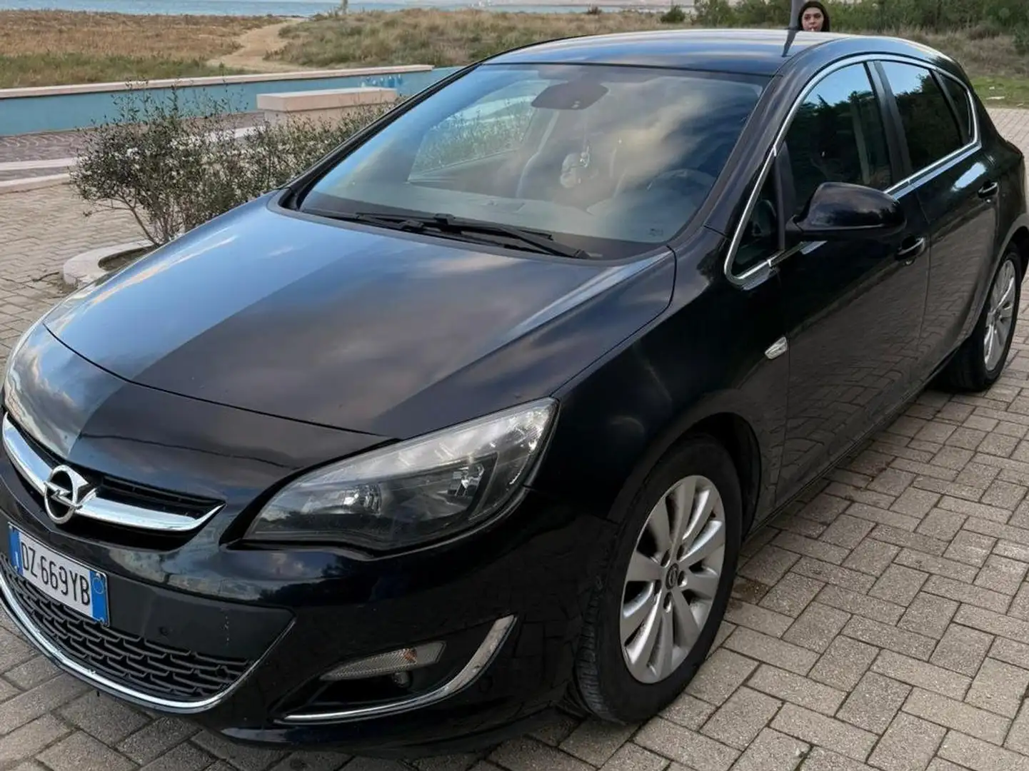 Opel Astra Nero - 1