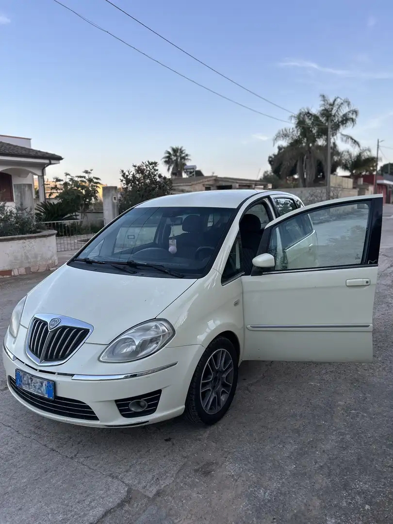 Lancia MUSA 1.3 mjt Poltrona Frau 90cv - 2