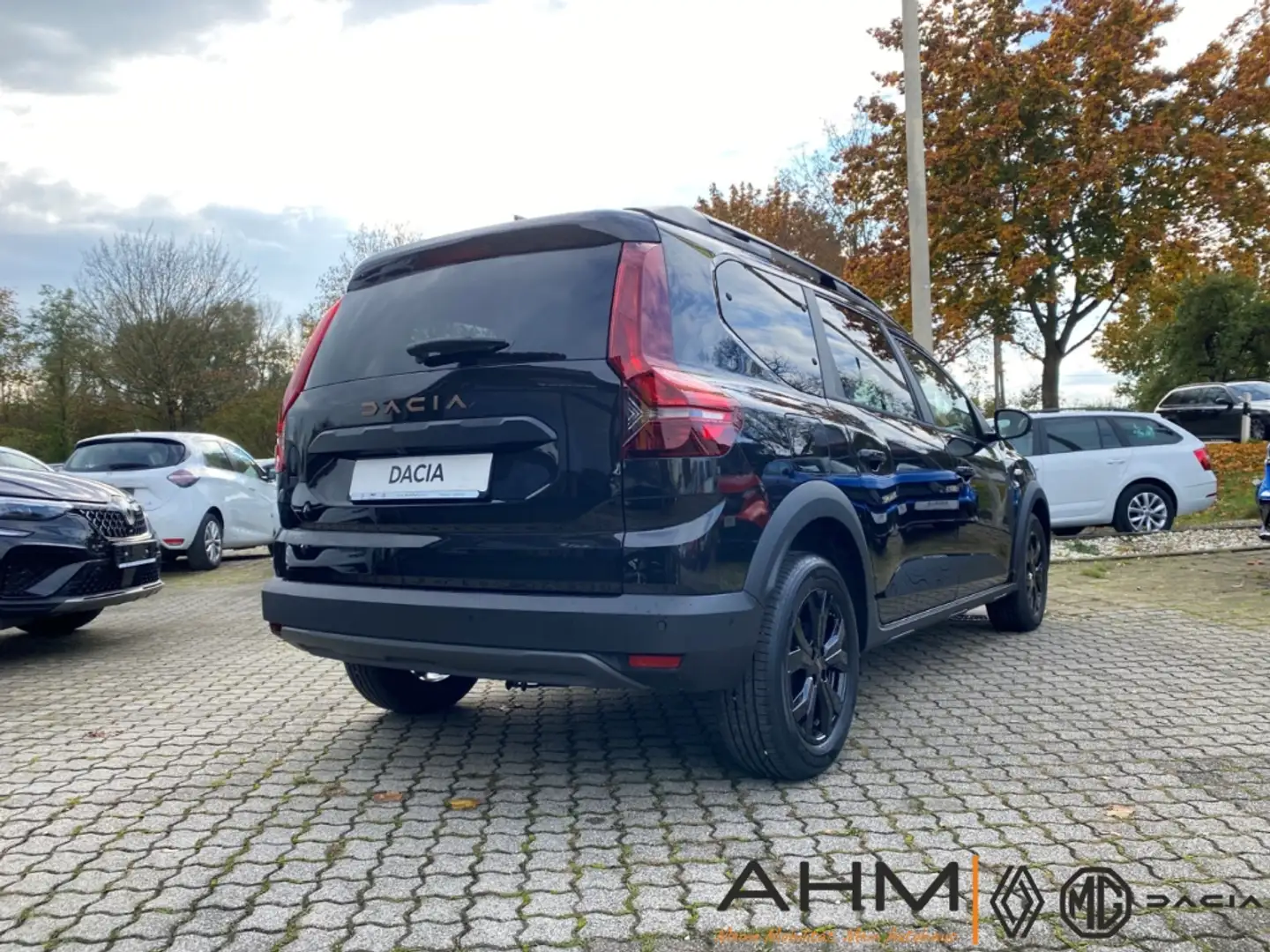 Dacia Jogger 1.0 TCe EU6e Extreme+ 110 7-Sitzer Navi Klimaautom Schwarz - 2