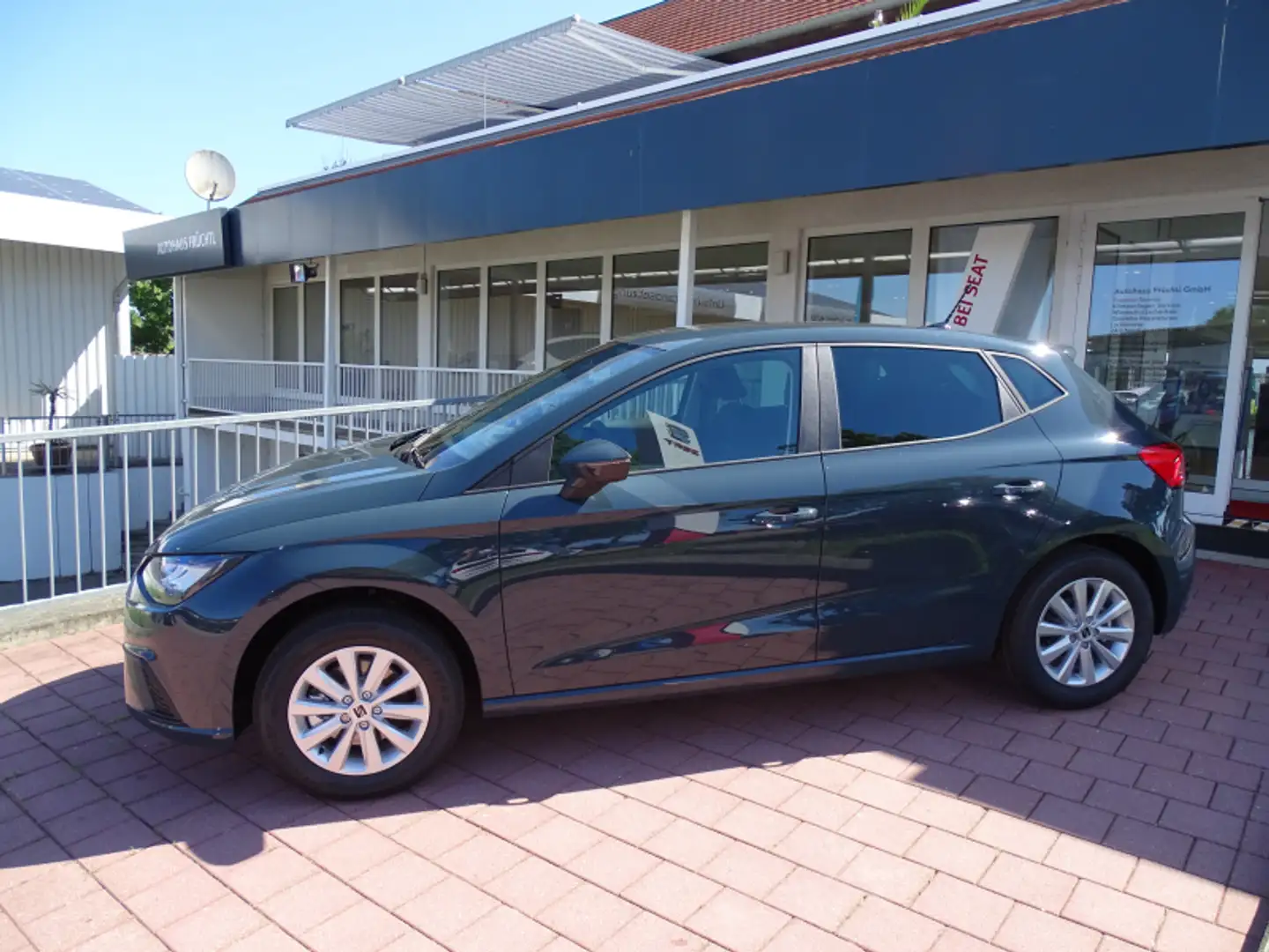 SEAT Ibiza Ibiza 1.0 TSI Road Edition 115PS Navi Sitzheizung Azul - 2