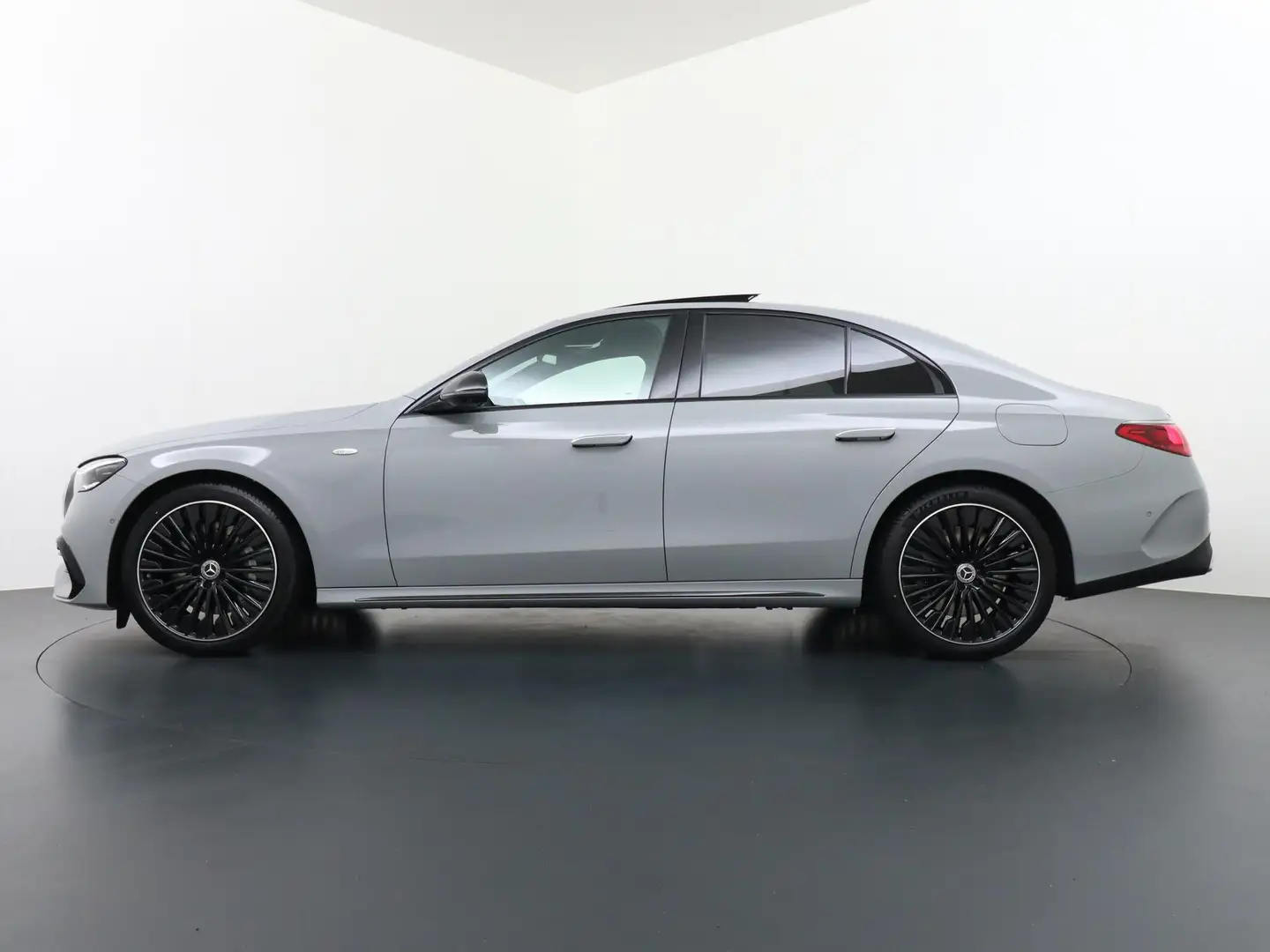 Mercedes-Benz E 300 e Sport Edition | Luchtvering | Panorama - Schuifd Grijs - 2