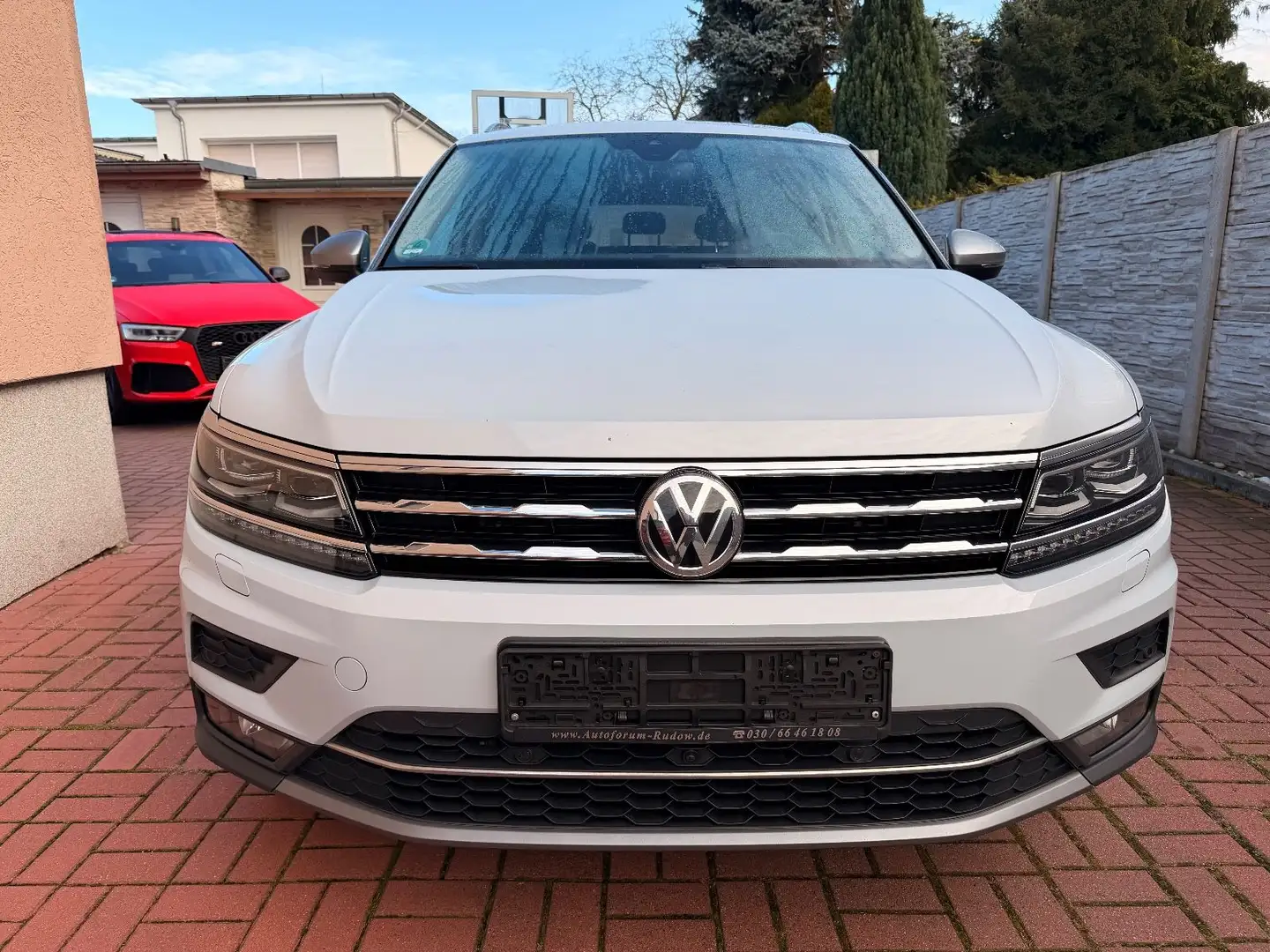 Volkswagen Tiguan Allspace 2.0 TDi Highline 4Motion 7-SITZE Silber - 2