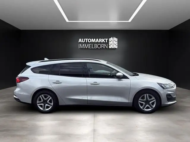 Ford Focus view 11