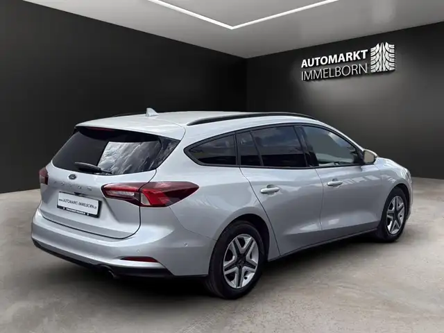 Ford Focus view 8