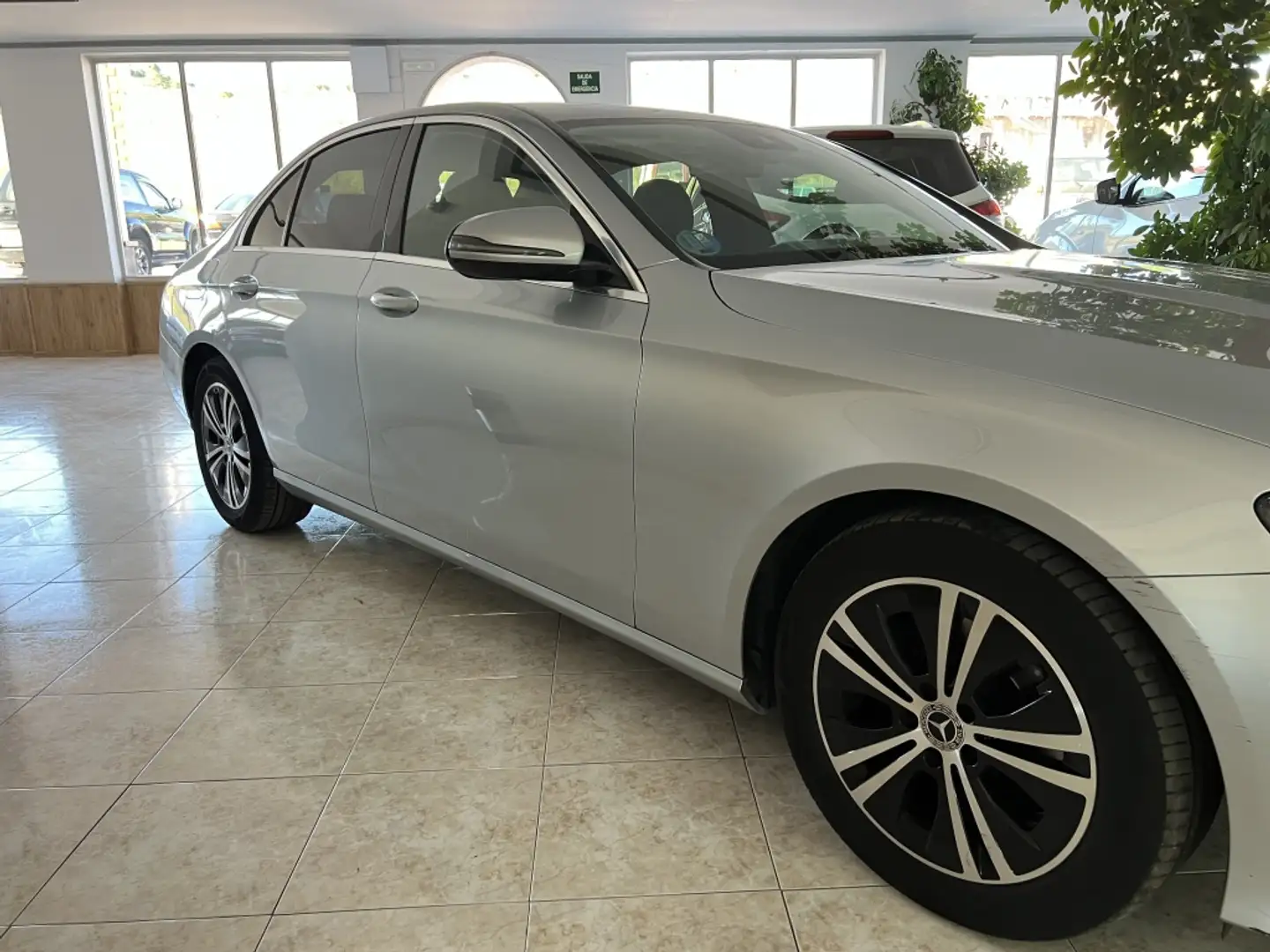 Mercedes-Benz E 220 220d 9G-Tronic Gris - 2