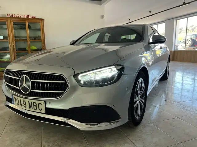 Mercedes-Benz E 220 220d 9G-Tronic