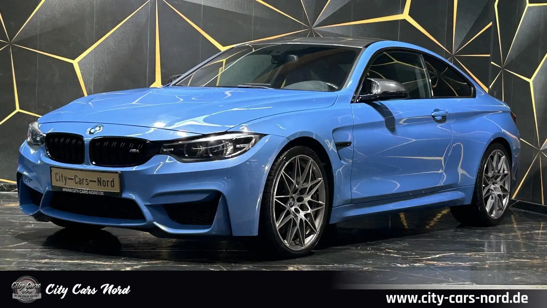 BMW M4 COUPE COMPETITION-CARBON-HUD-H&K-LED Blauw - 1