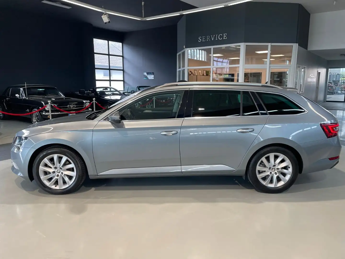 Skoda Superb Combi 150PS TSI ACT DSG Style ACC Xenon Šedá - 2
