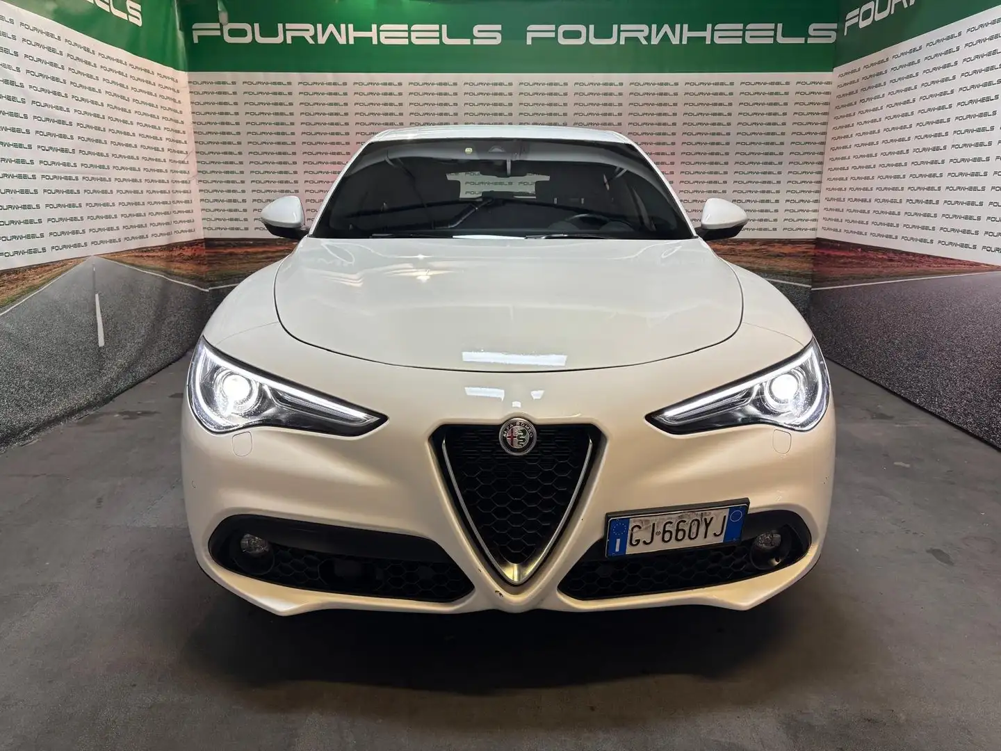 Alfa Romeo Stelvio Stelvio 2.2 t Super Business Q4 190cv auto PROMO Bianco - 1