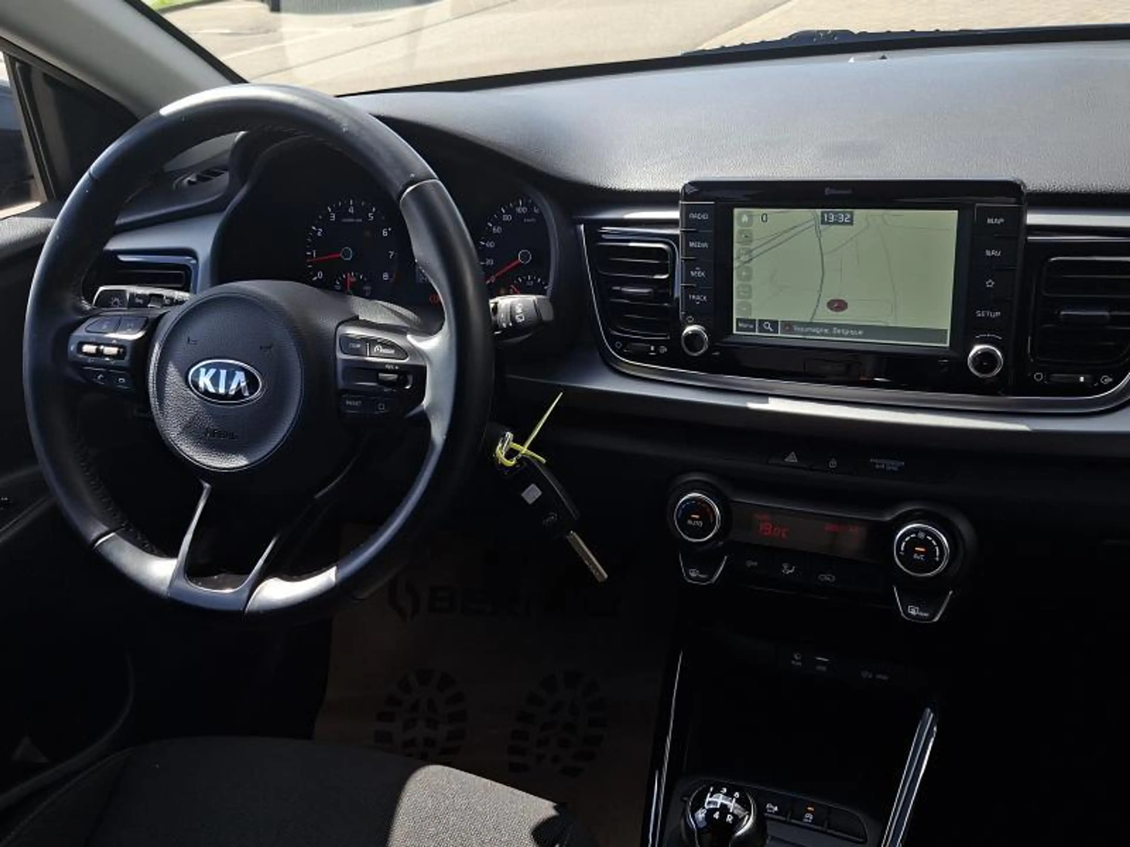 Kia Rio GT LINE — photo 11