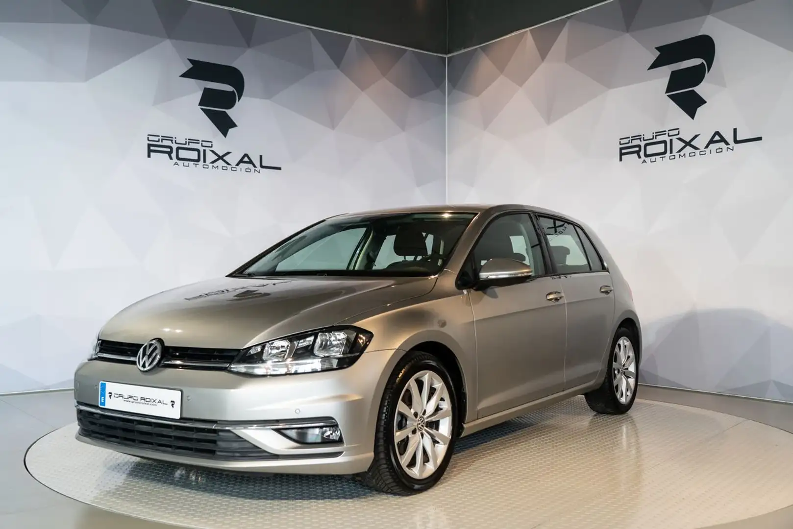 Volkswagen Golf 2.0TDI Advance 110kW Gris - 1