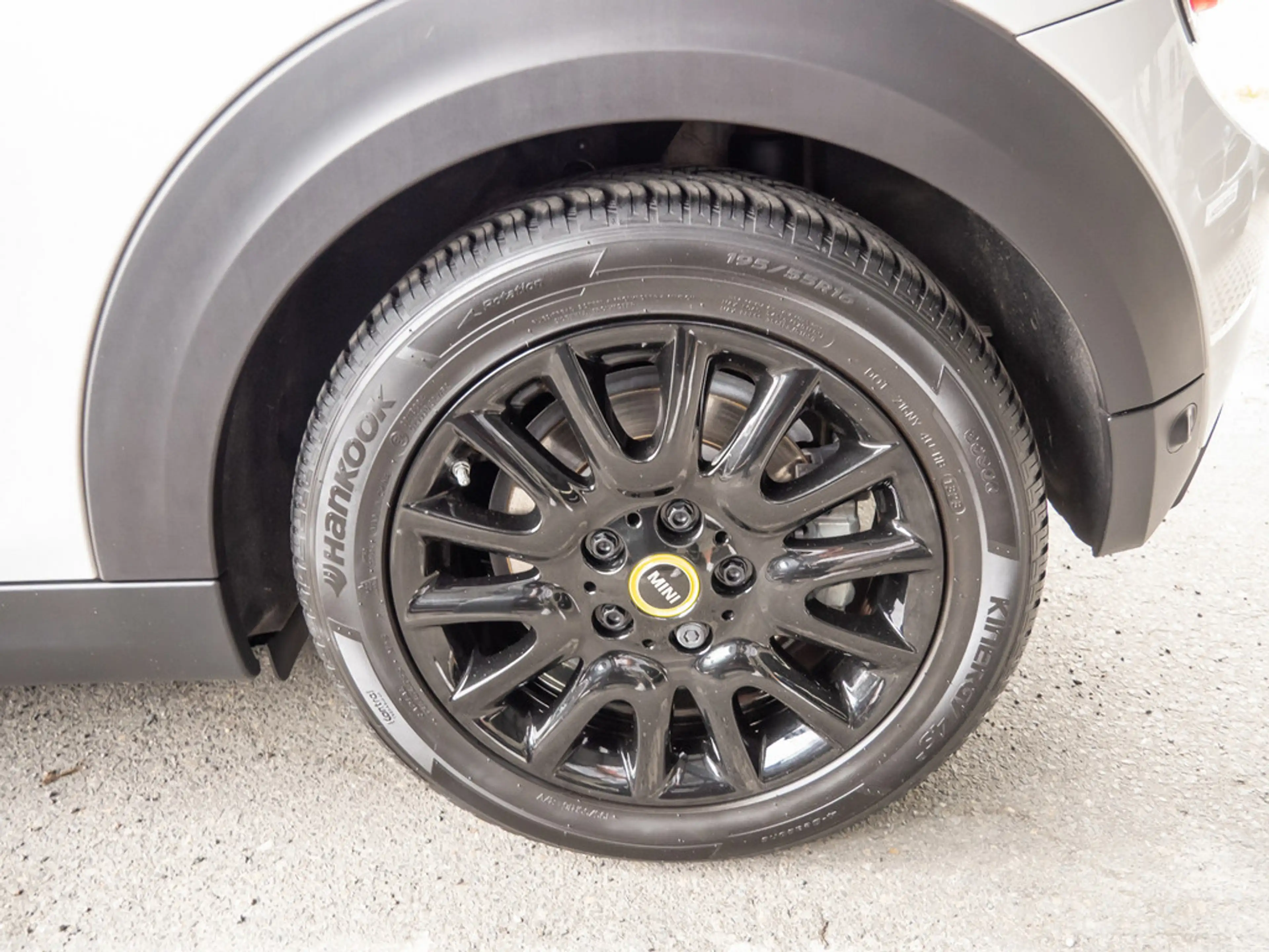 MINI Cooper SE Classic Trim PDC SHZ LEDER NAVI LED — photo 5