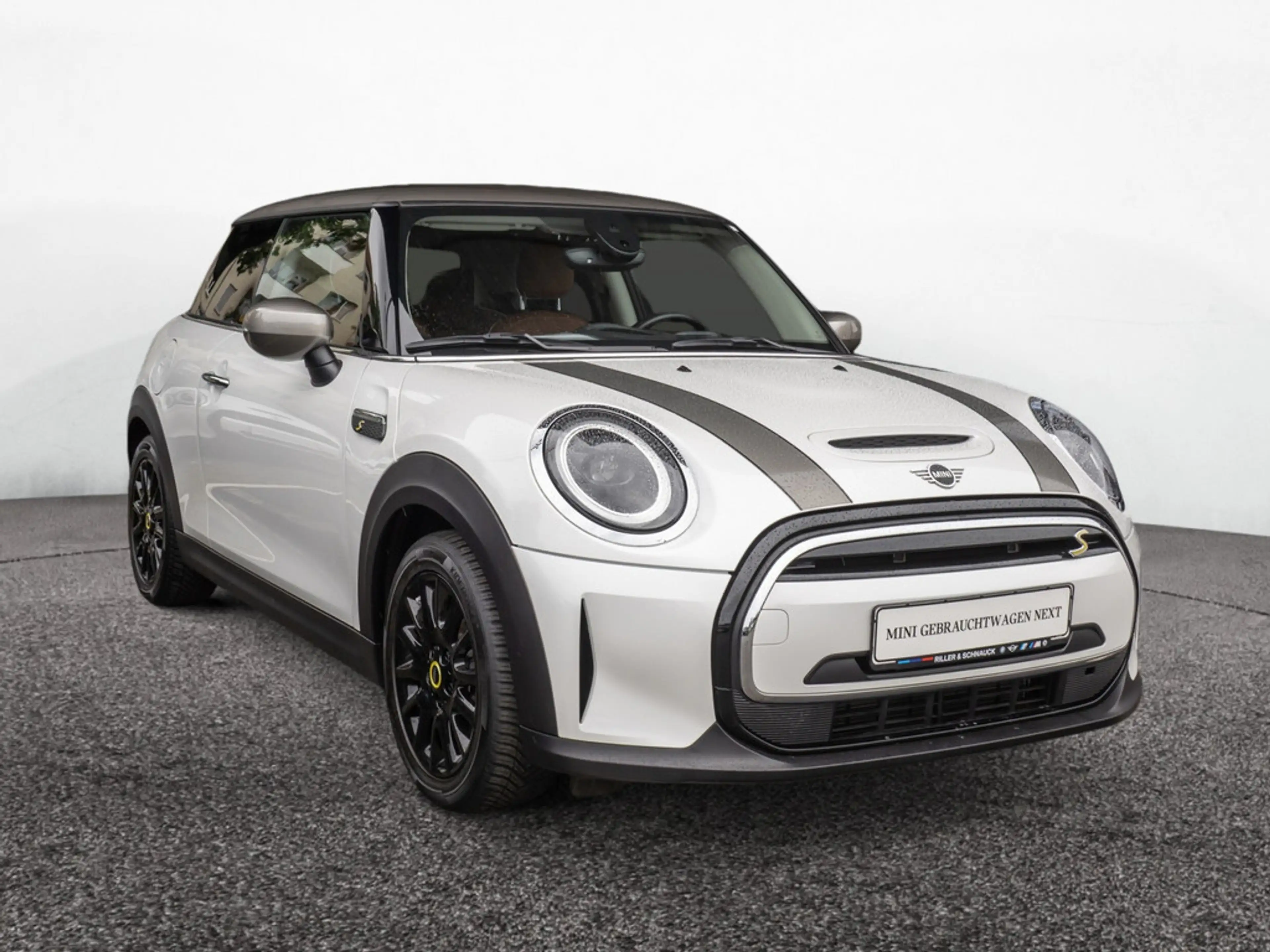 MINI Cooper SE Classic Trim PDC SHZ LEDER NAVI LED — photo 2