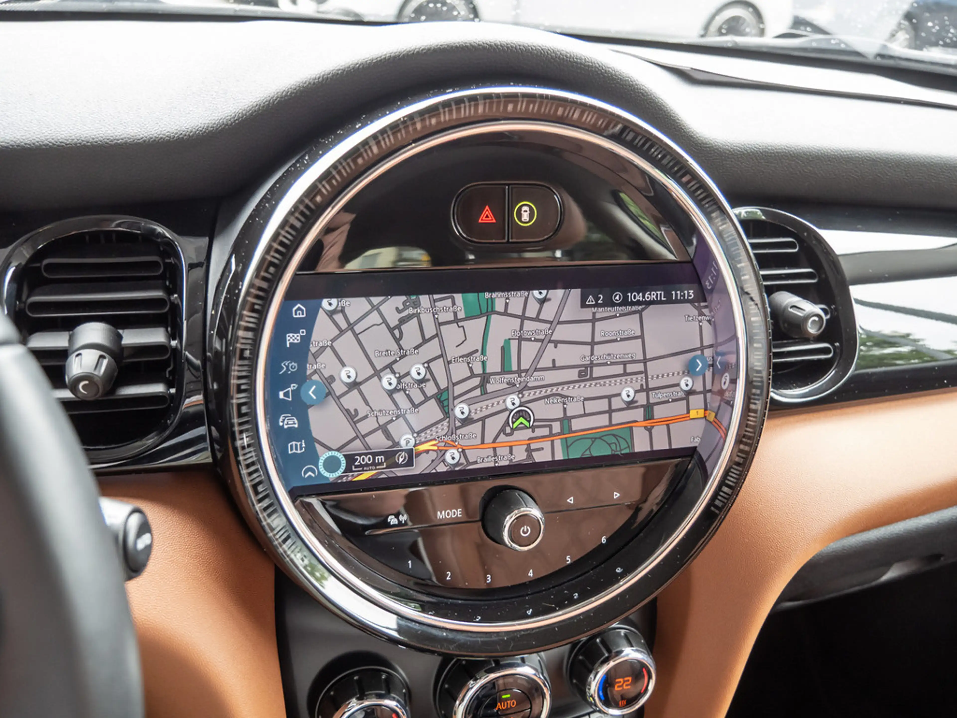 MINI Cooper SE Classic Trim PDC SHZ LEDER NAVI LED — photo 11