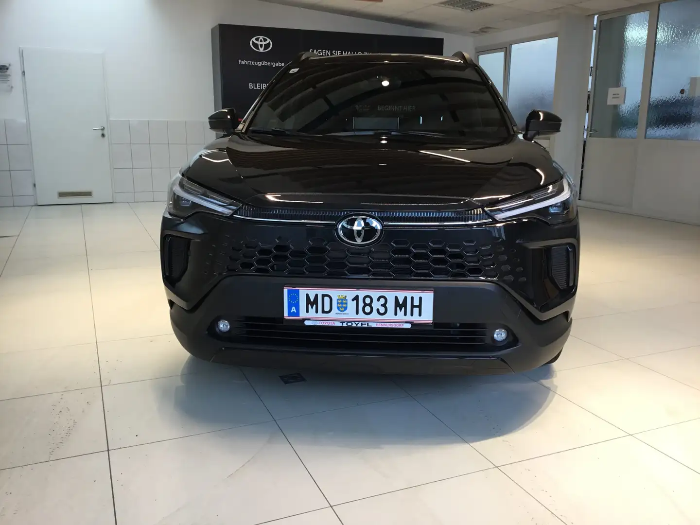 Toyota Corolla Cross 2.0 Active Drive Schwarz - 2