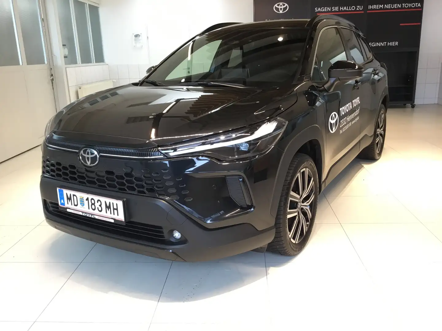 Toyota Corolla Cross 2.0 Active Drive Schwarz - 1