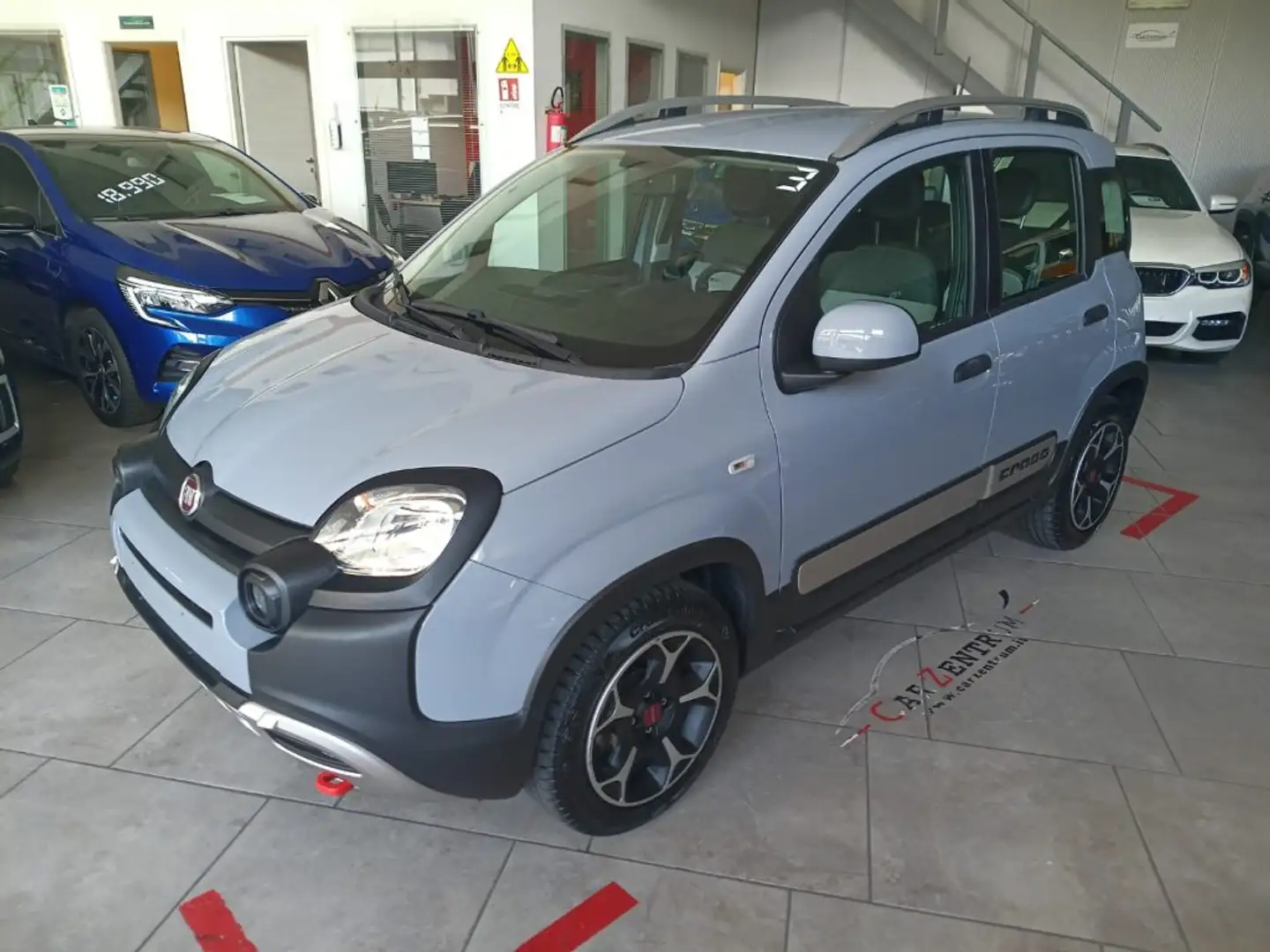 Fiat Panda 1.0 FireFly S&S Hybrid City Cross Grigio - 1