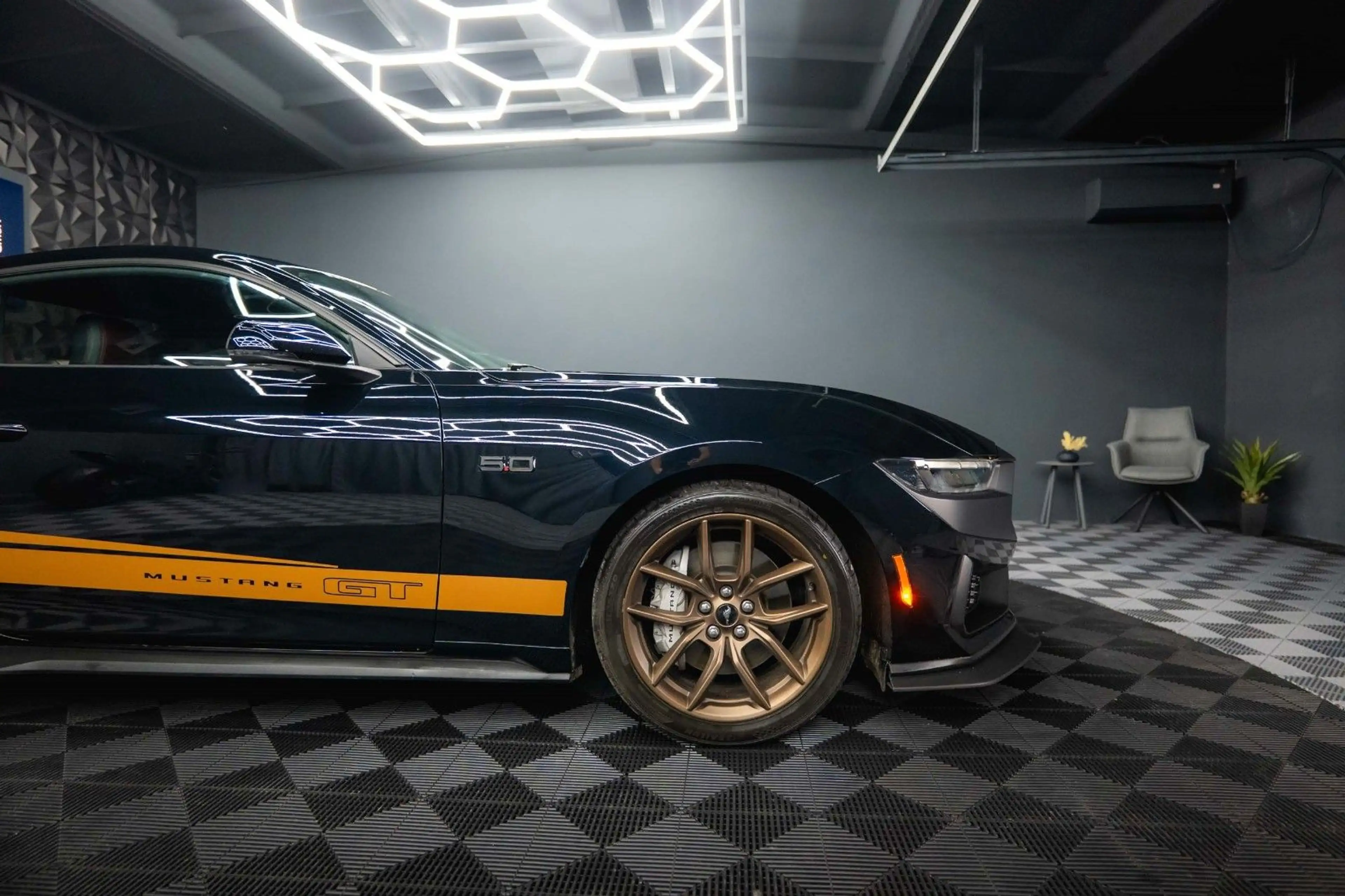 Ford Mustang Fastback 5.0 Ti-VCT V8 Dark Horse 6-Gang — photo 9