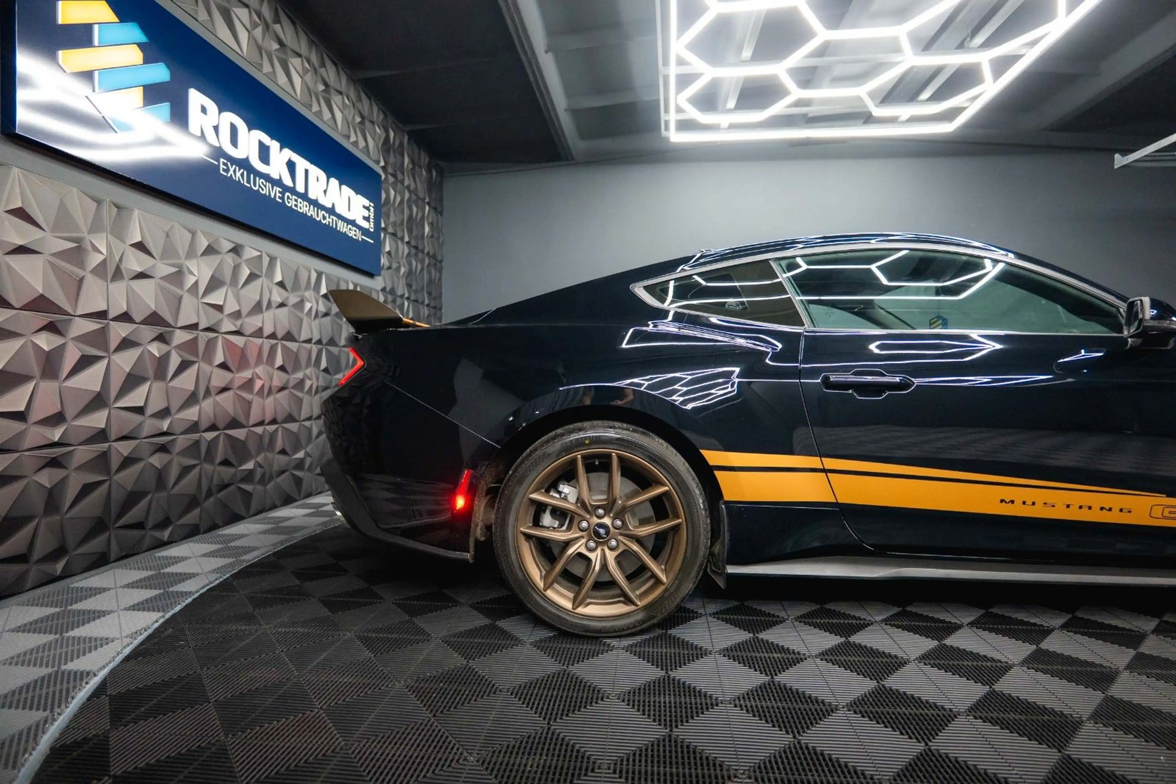 Ford Mustang Fastback 5.0 Ti-VCT V8 Dark Horse 6-Gang — photo 8