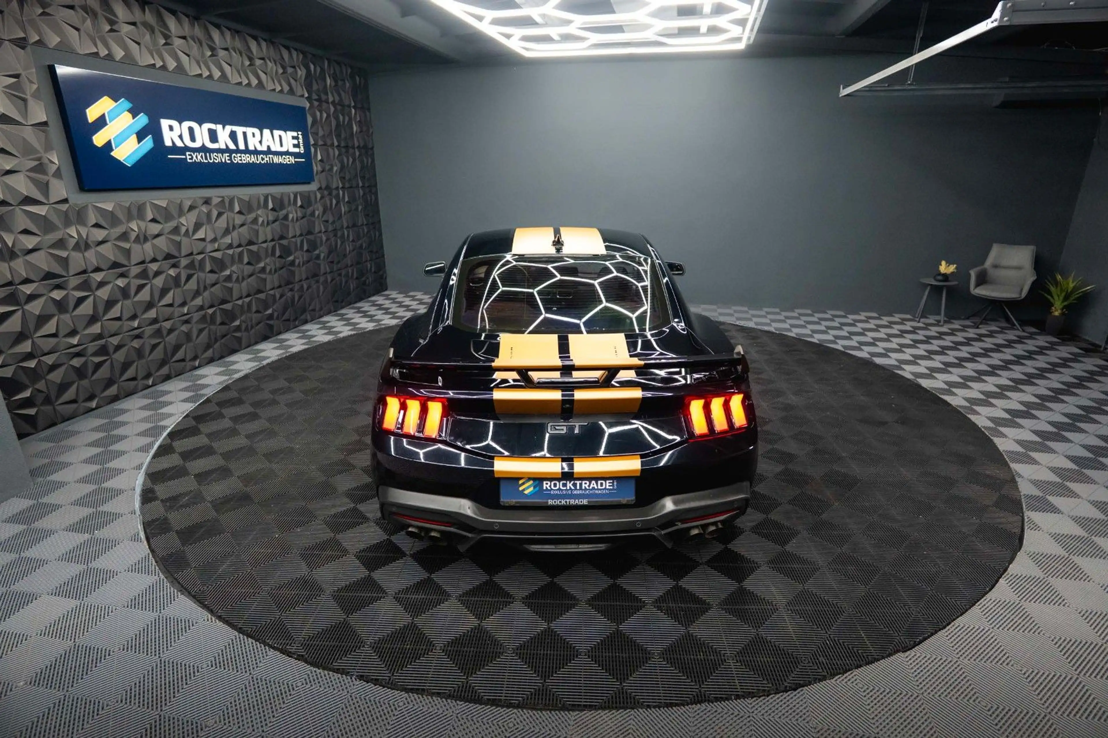Ford Mustang Fastback 5.0 Ti-VCT V8 Dark Horse 6-Gang — photo 13