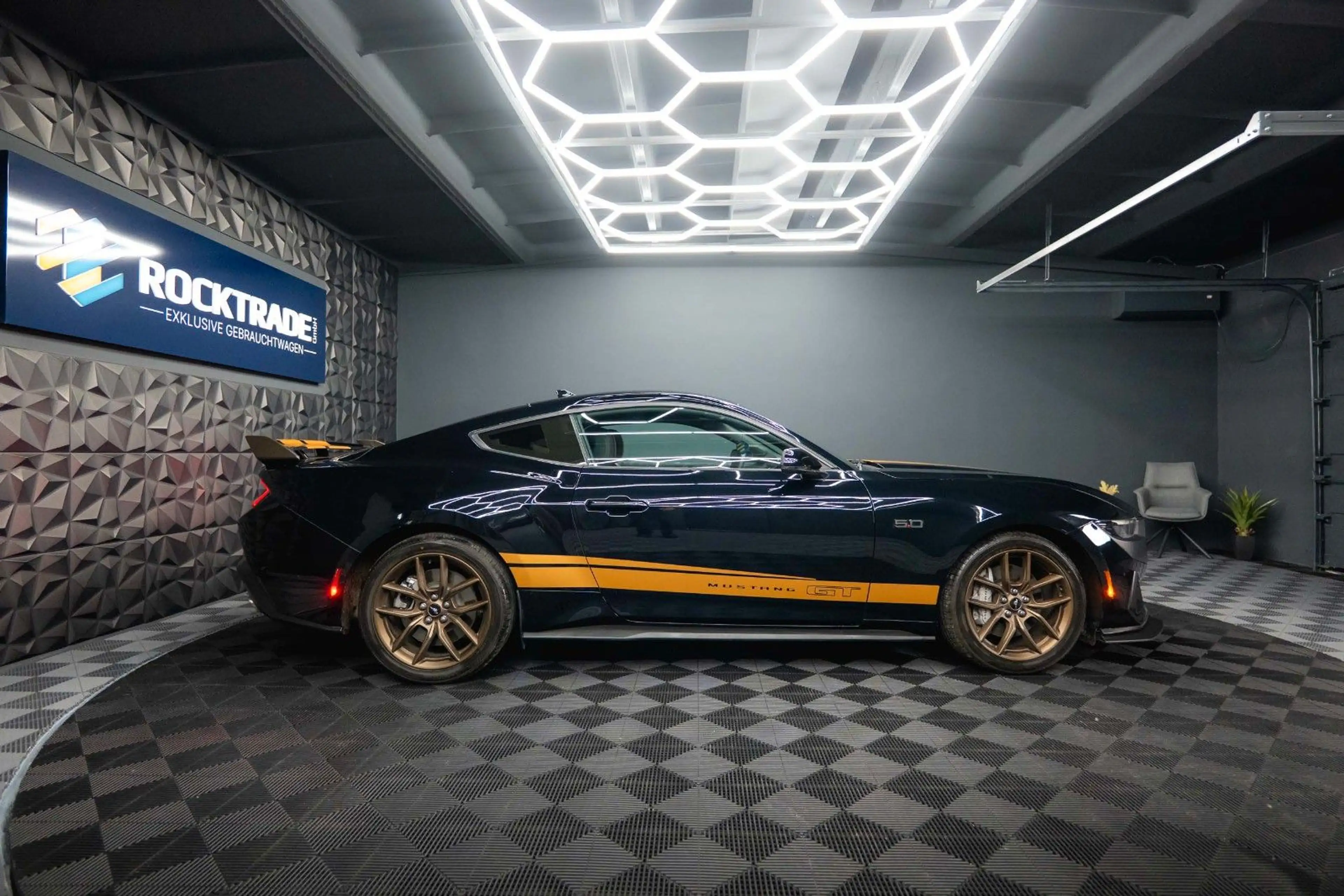 Ford Mustang Fastback 5.0 Ti-VCT V8 Dark Horse 6-Gang — photo 11