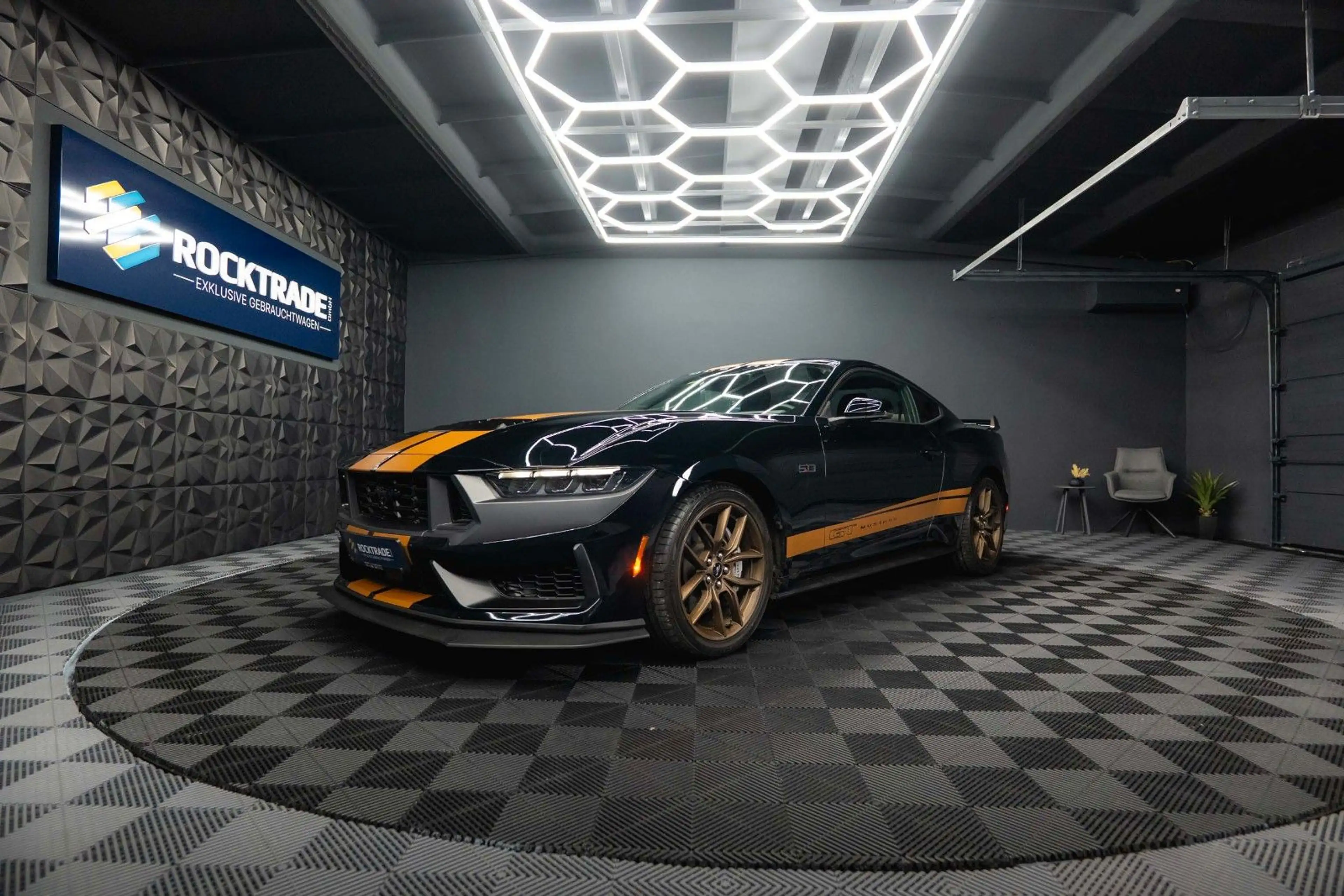 Ford Mustang Fastback 5.0 Ti-VCT V8 Dark Horse 6-Gang — photo 2