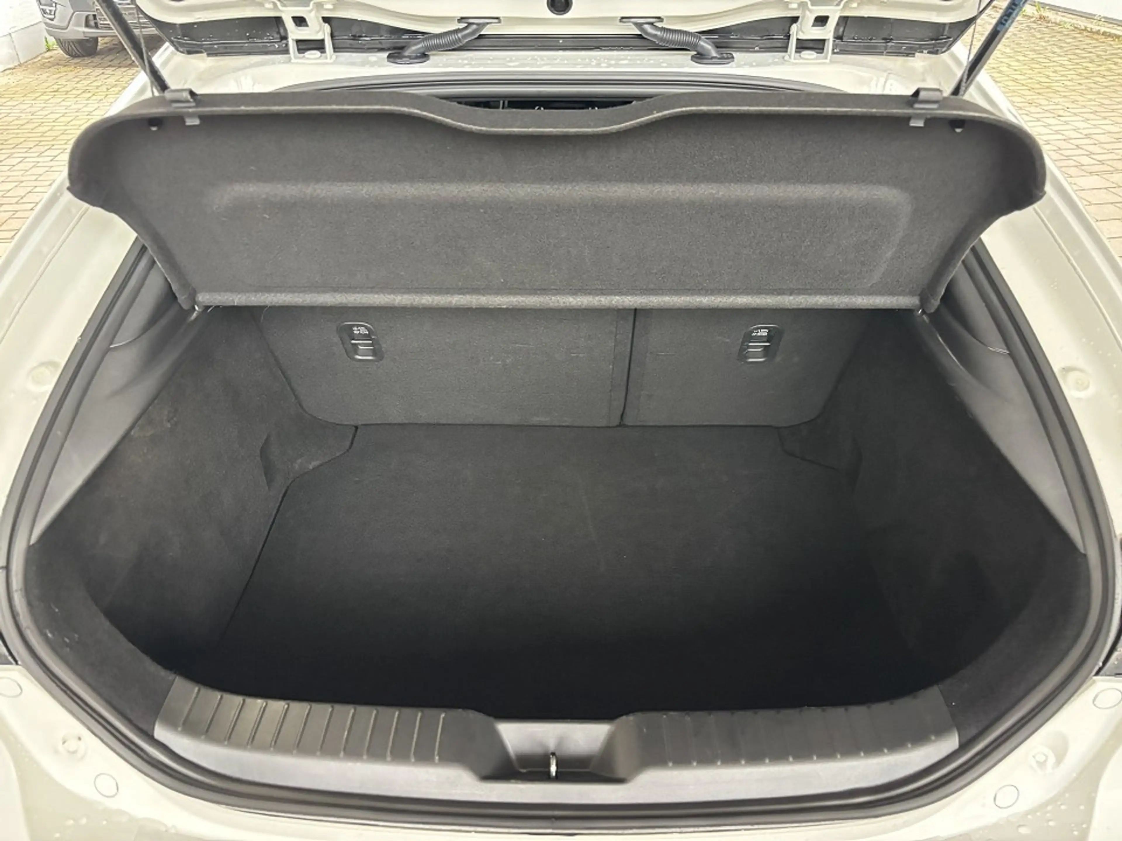 Mazda 3 e-SKYACTIV-G 140 EXCLUSIVE-LINE Design-Paket — photo 6