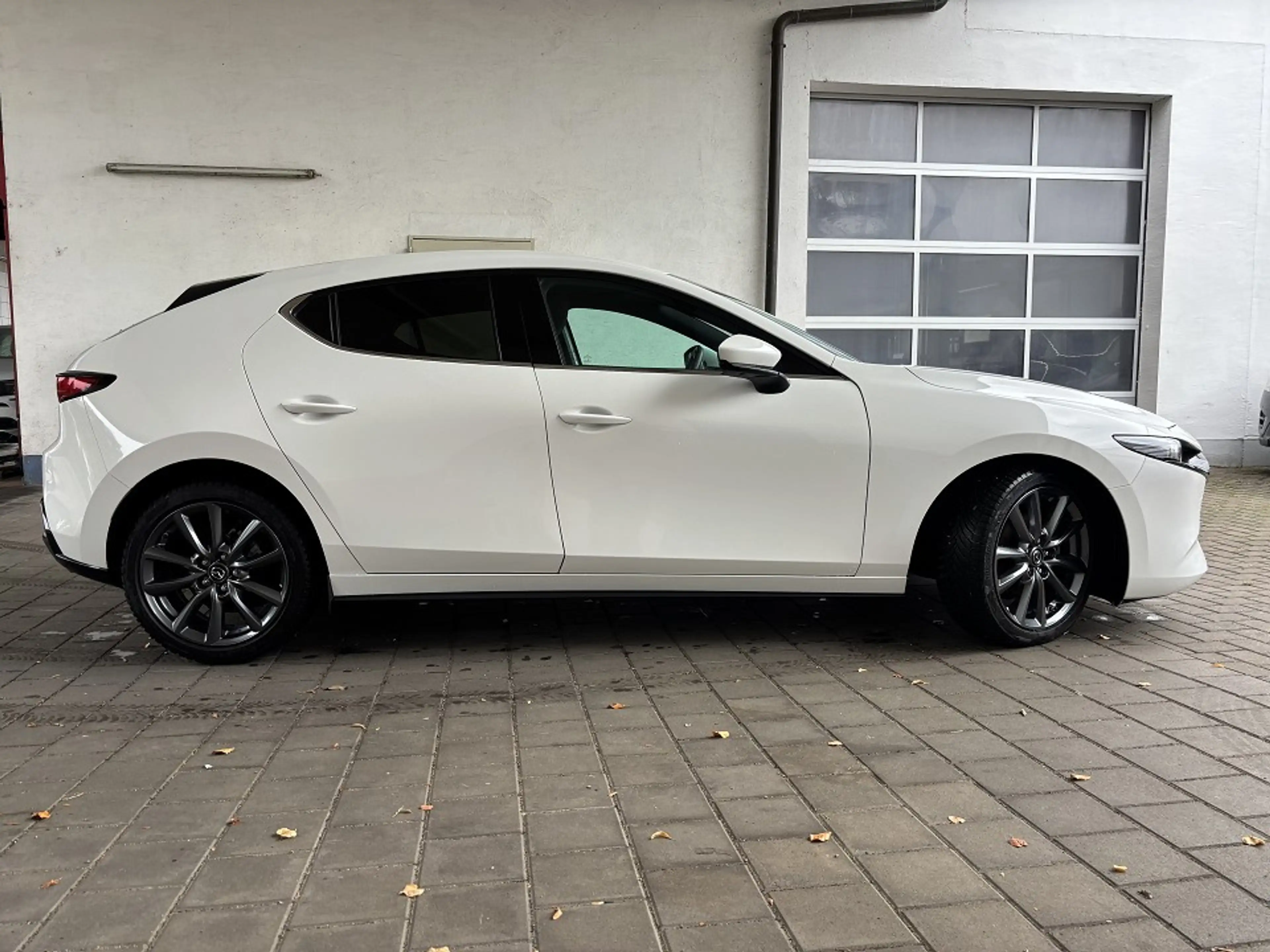 Mazda 3 e-SKYACTIV-G 140 EXCLUSIVE-LINE Design-Paket — photo 3
