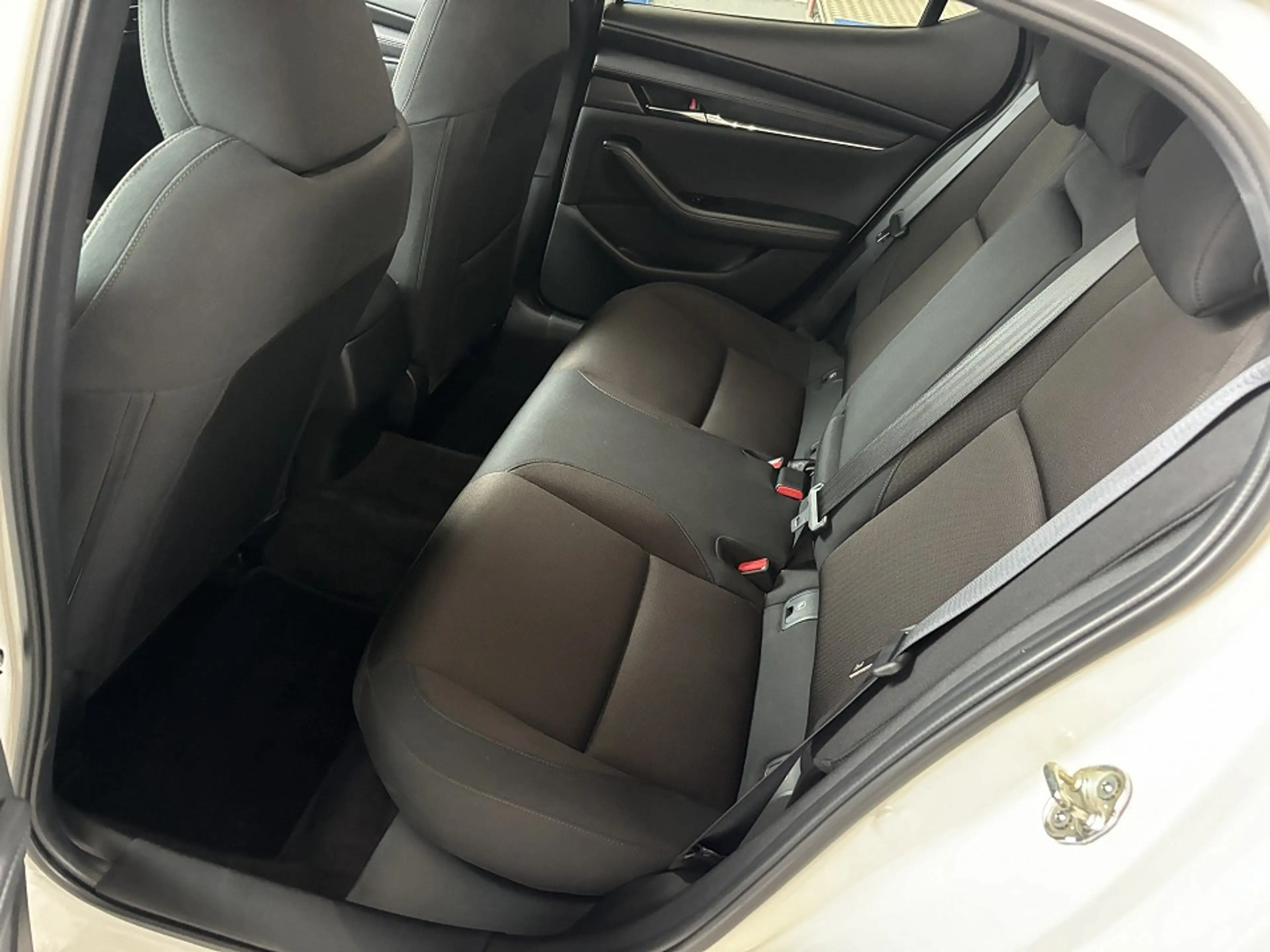 Mazda 3 e-SKYACTIV-G 140 EXCLUSIVE-LINE Design-Paket — photo 9