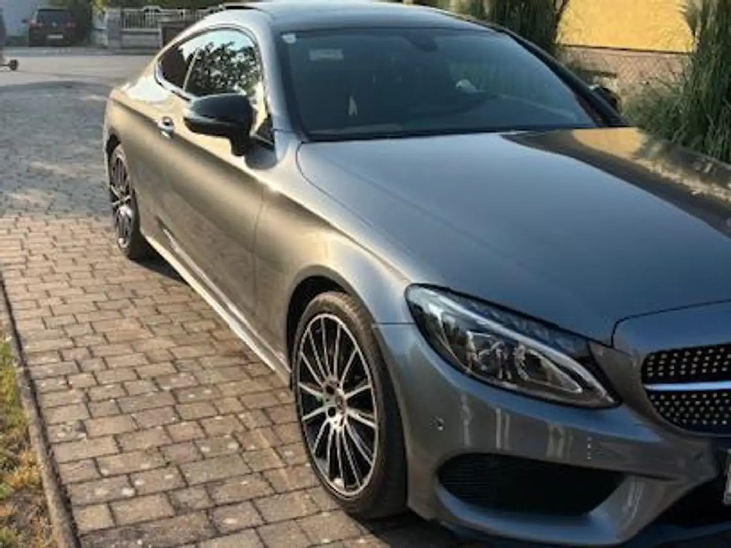 Mercedes-Benz C 220 C 220 d Coupe 4Matic Aut.AMG Grau - 2
