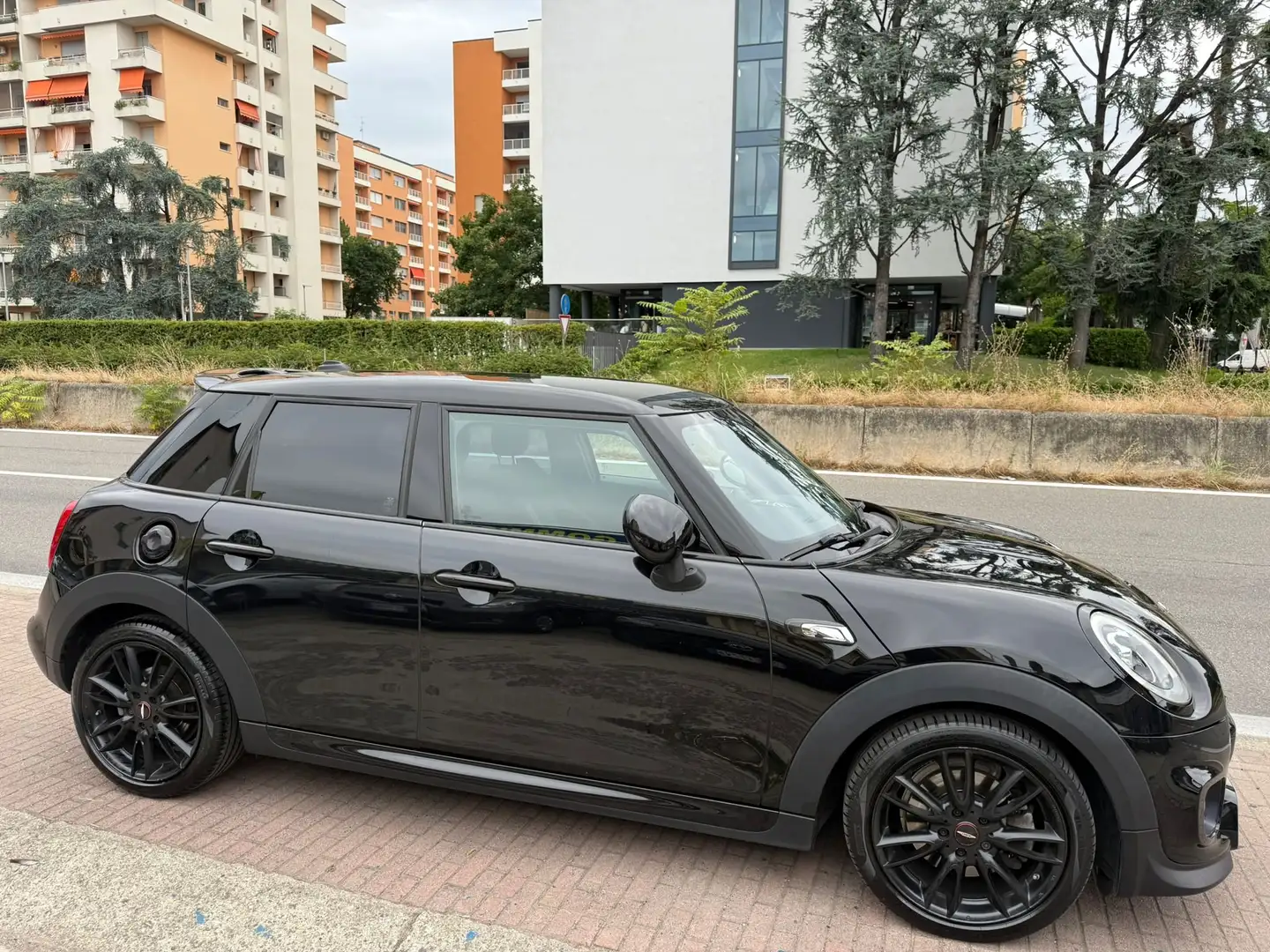 MINI Cooper SD Mini IV F55-F56 2014 2.0 Boost Seven 5p auto Nero - 2