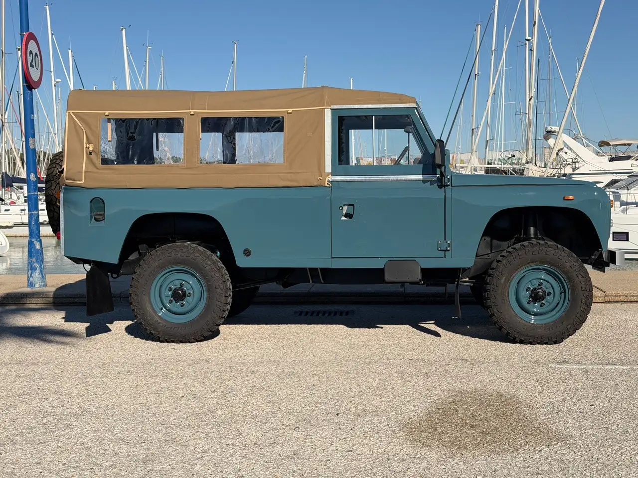 Land Rover Defender 110 Pick Up, foto 7