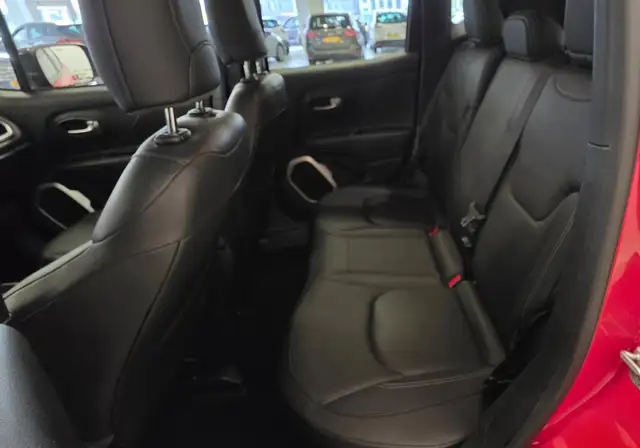 Jeep Renegade view 11