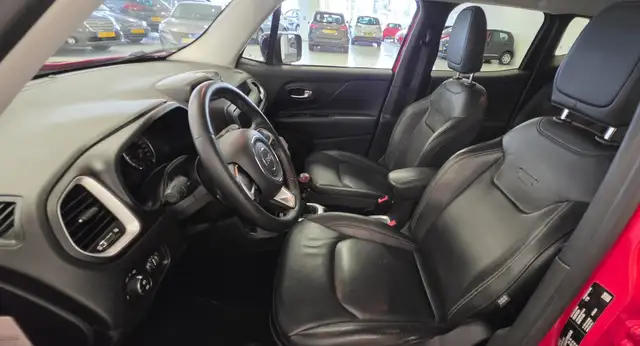 Jeep Renegade view 10