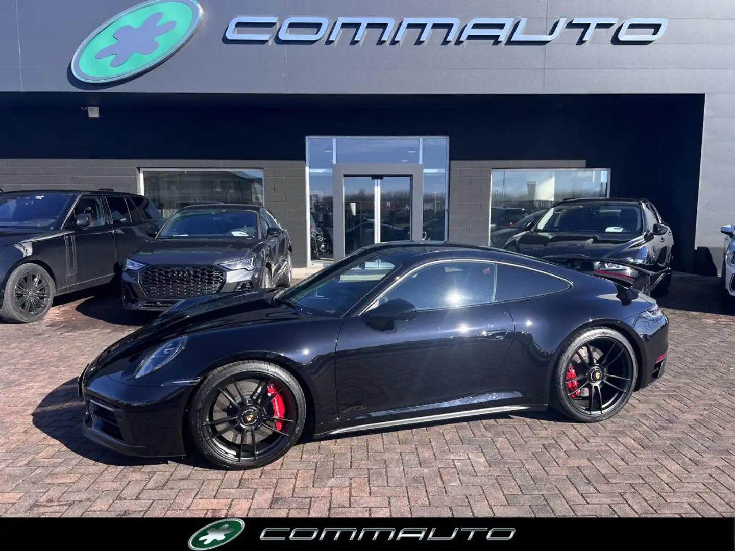 Porsche 911 Carrera 4 GTS Nero - 1