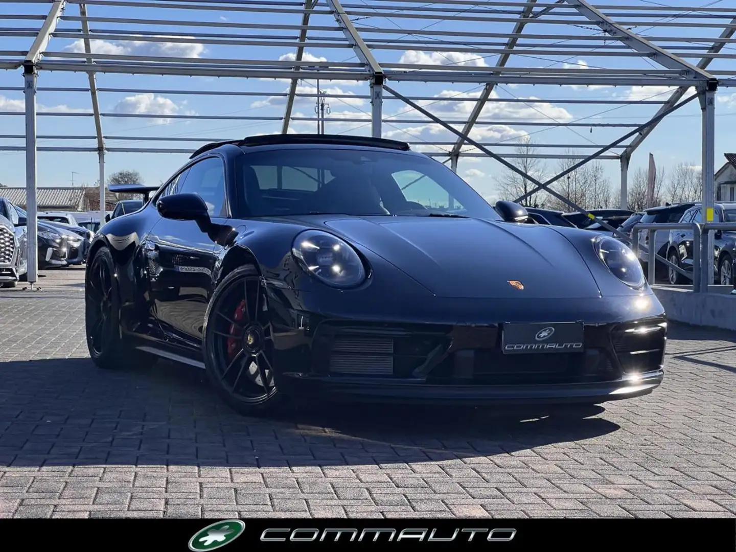 Porsche 911 Carrera 4 GTS Nero - 2