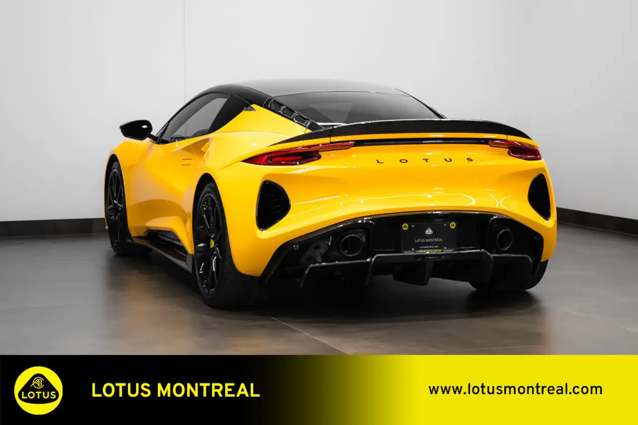 Lotus Emira снимка Lotus Emira