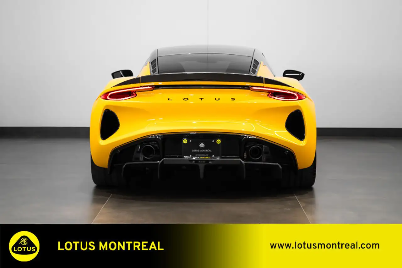 Lotus Emira снимка Lotus Emira