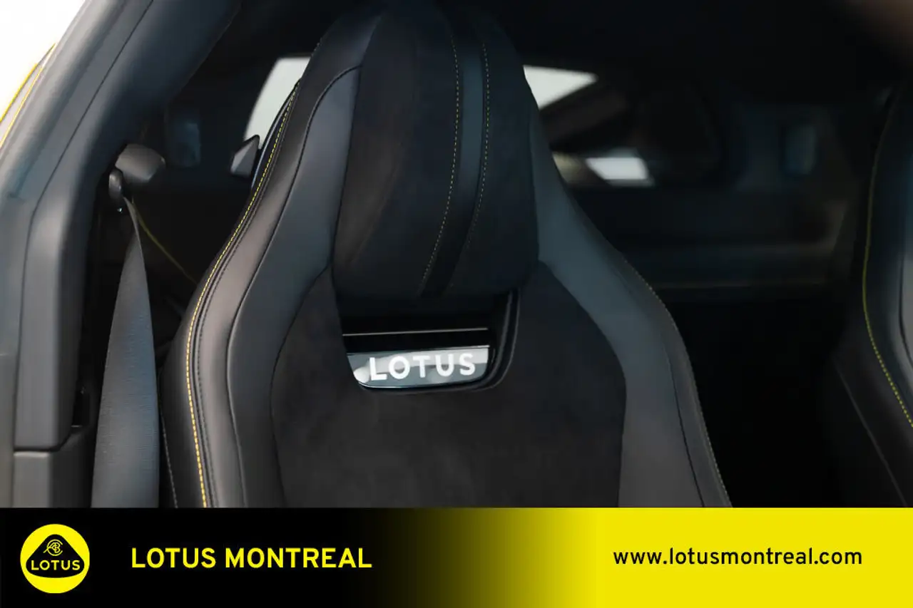 Lotus Emira снимка Lotus Emira