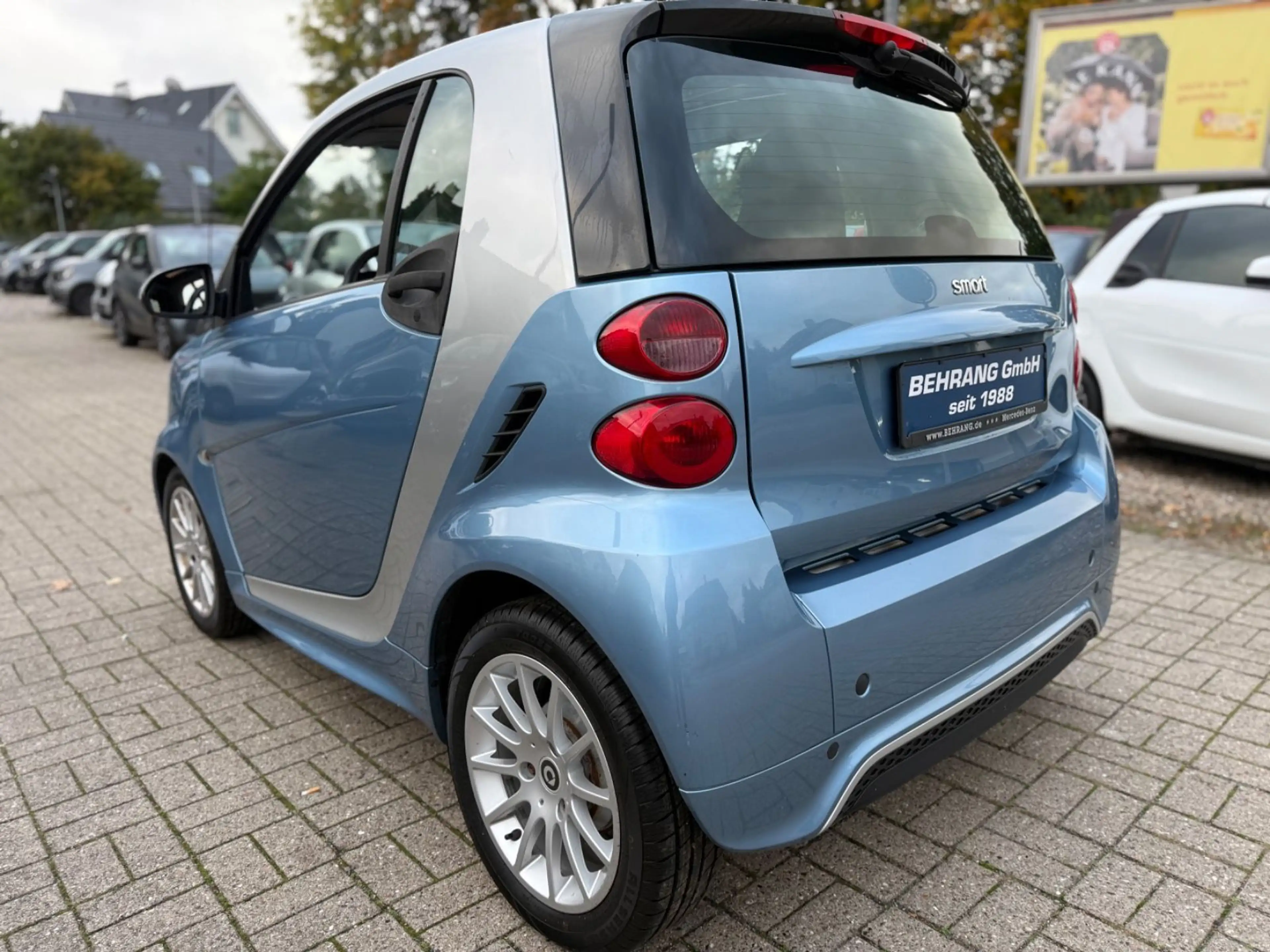 smart forTwo AUTOMATIK*PANO*SERVO*84PS*KLIMA*ALLWETTER — photo 9