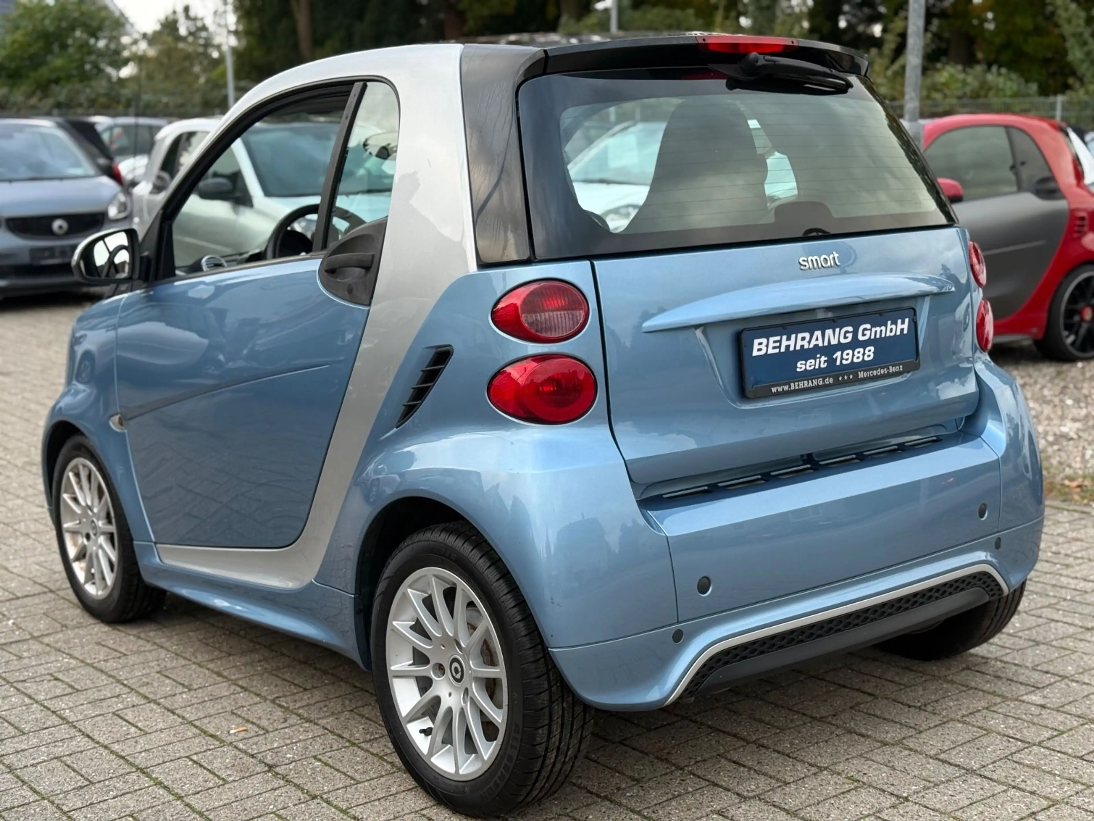 smart forTwo AUTOMATIK*PANO*SERVO*84PS*KLIMA*ALLWETTER — photo 12