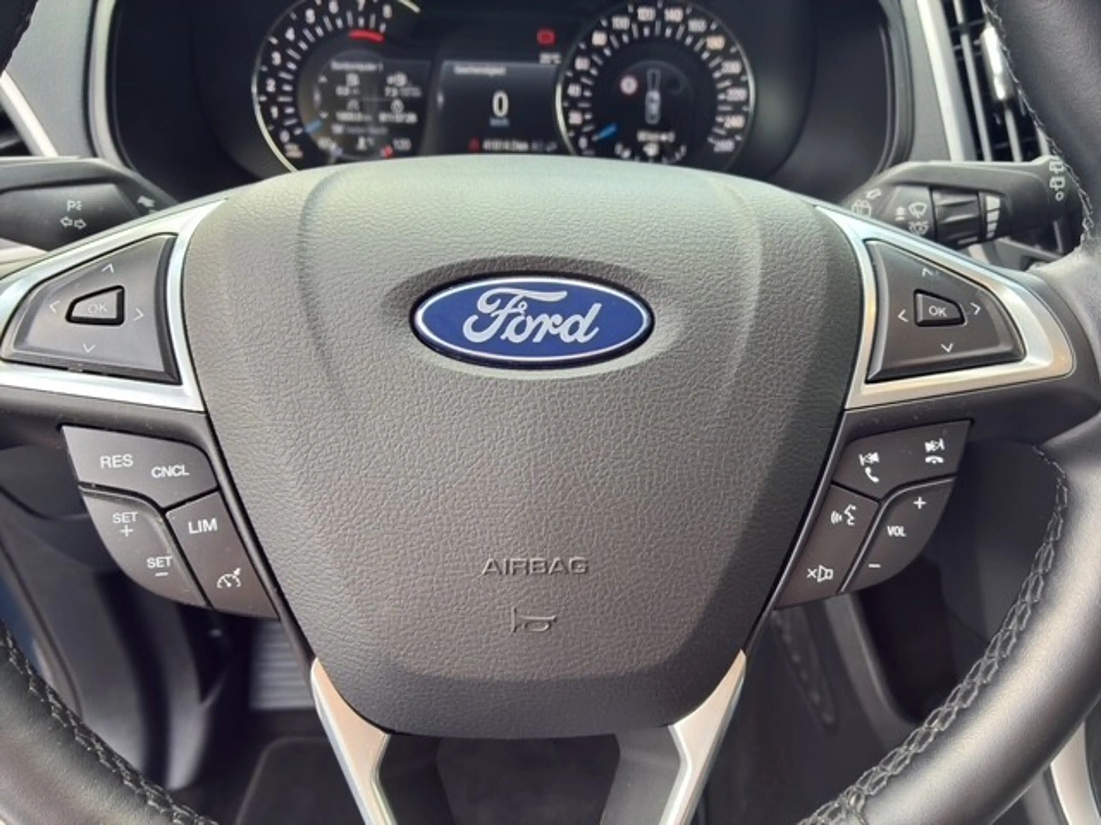 Ford S-Max 2.5 Duratec FHEV Edition — photo 9