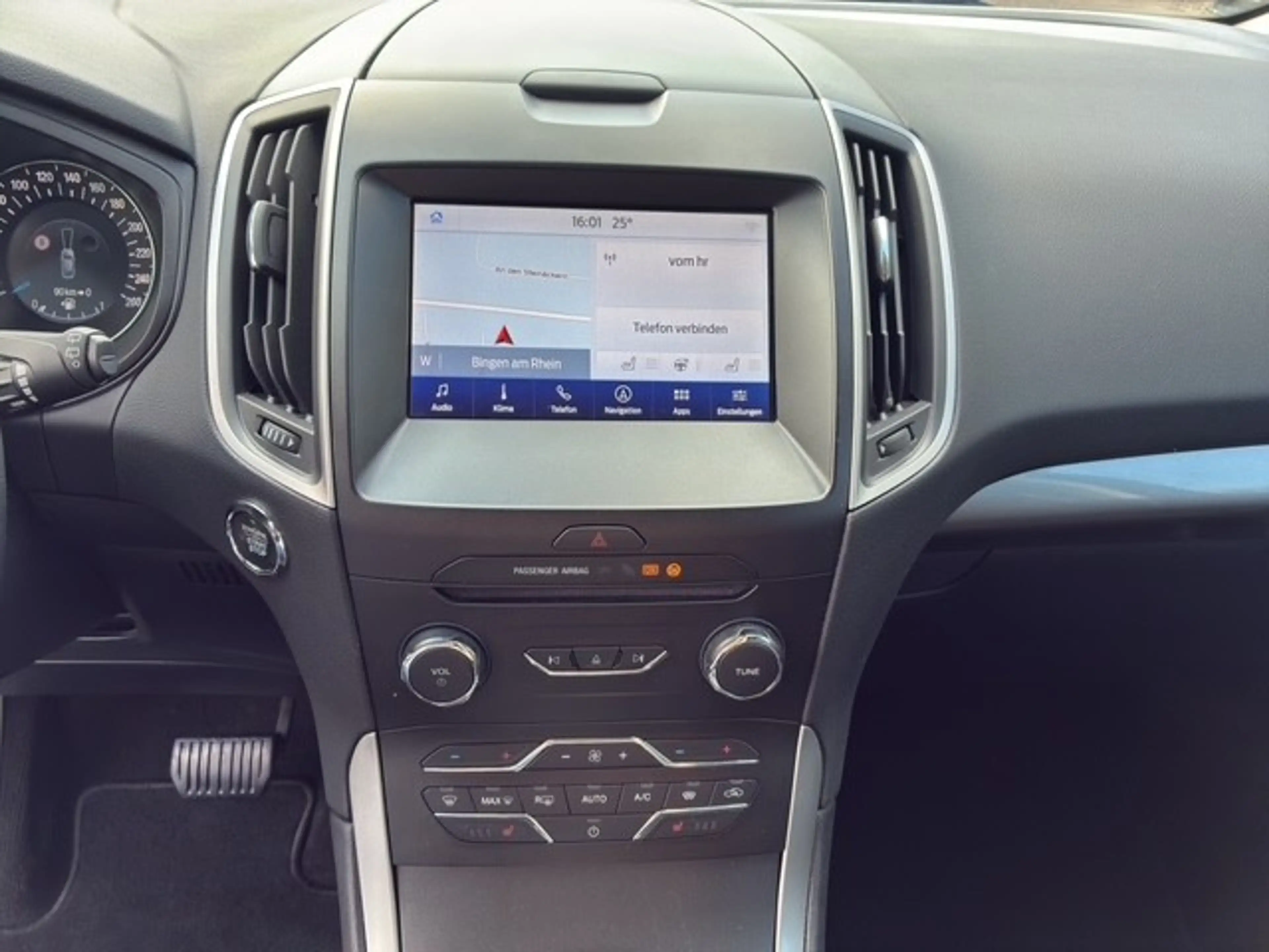 Ford S-Max 2.5 Duratec FHEV Edition — photo 11